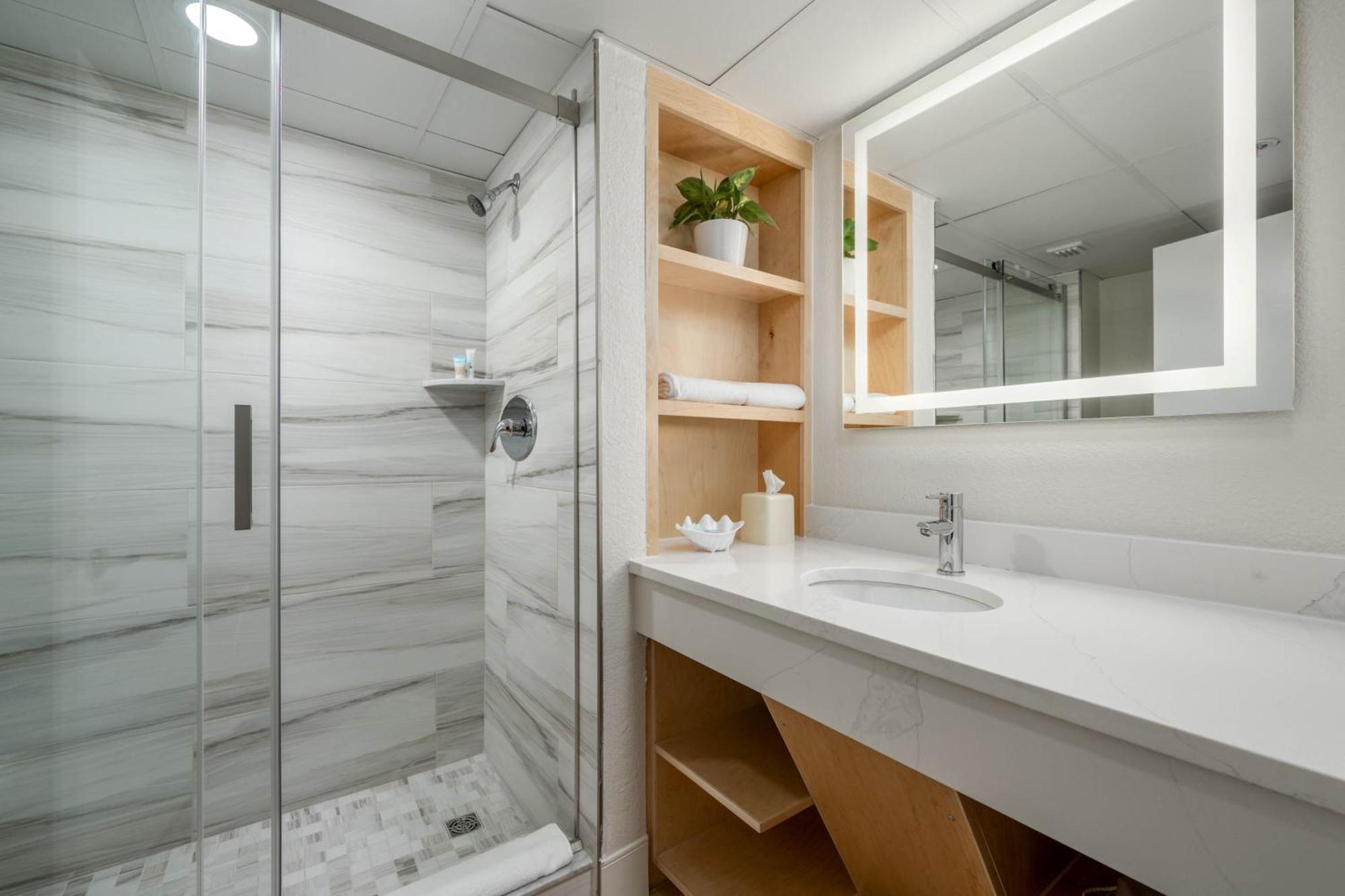 King Suite with Pool View,1616880602:JPEG