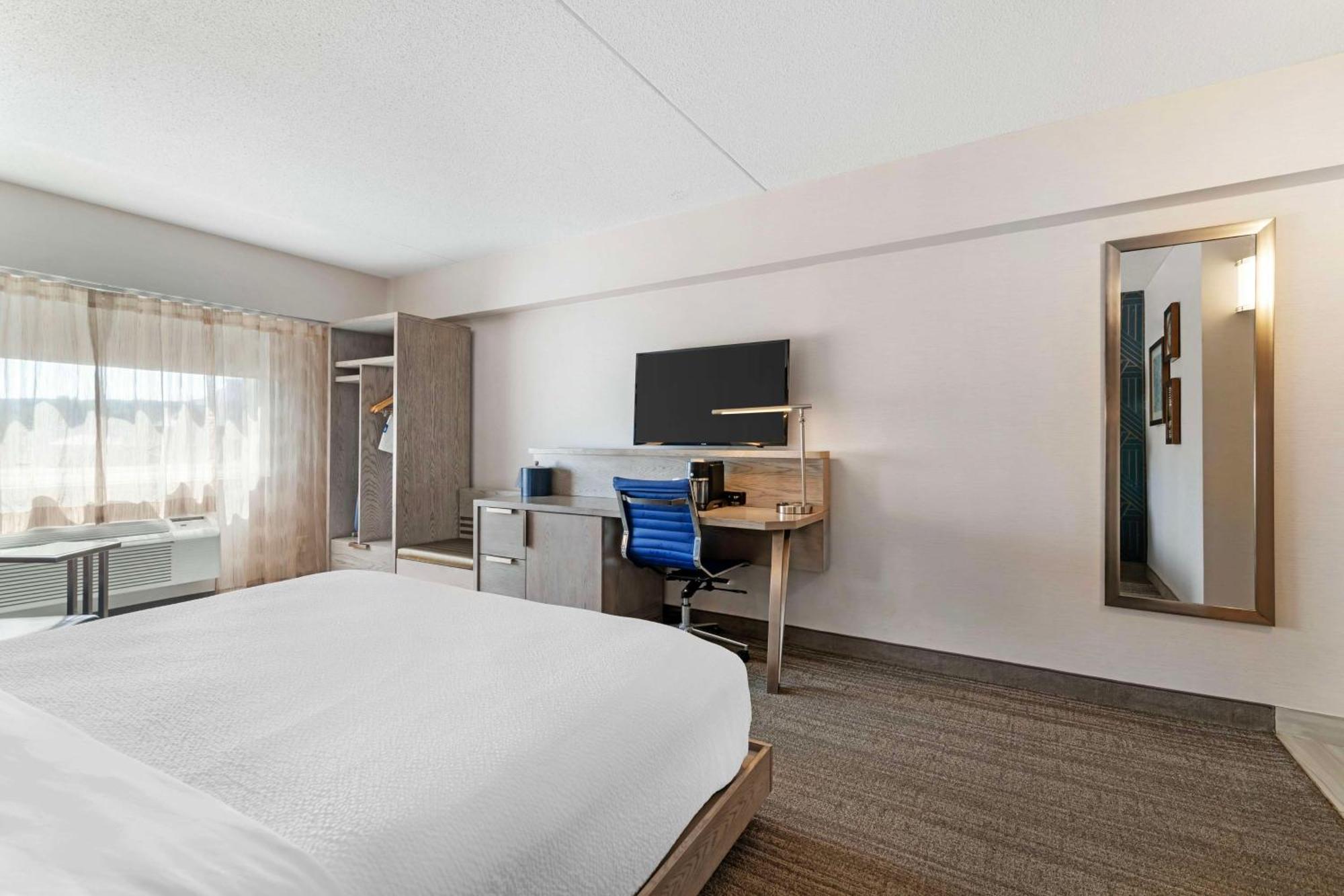 King Room with Bath Tub - Disability Access/Non-Smoking