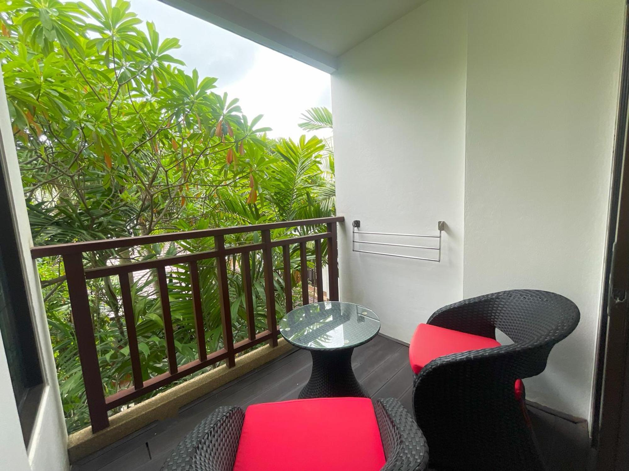 Habitación Deluxe con balcón y vistas al jardín - 1 cama extragrande