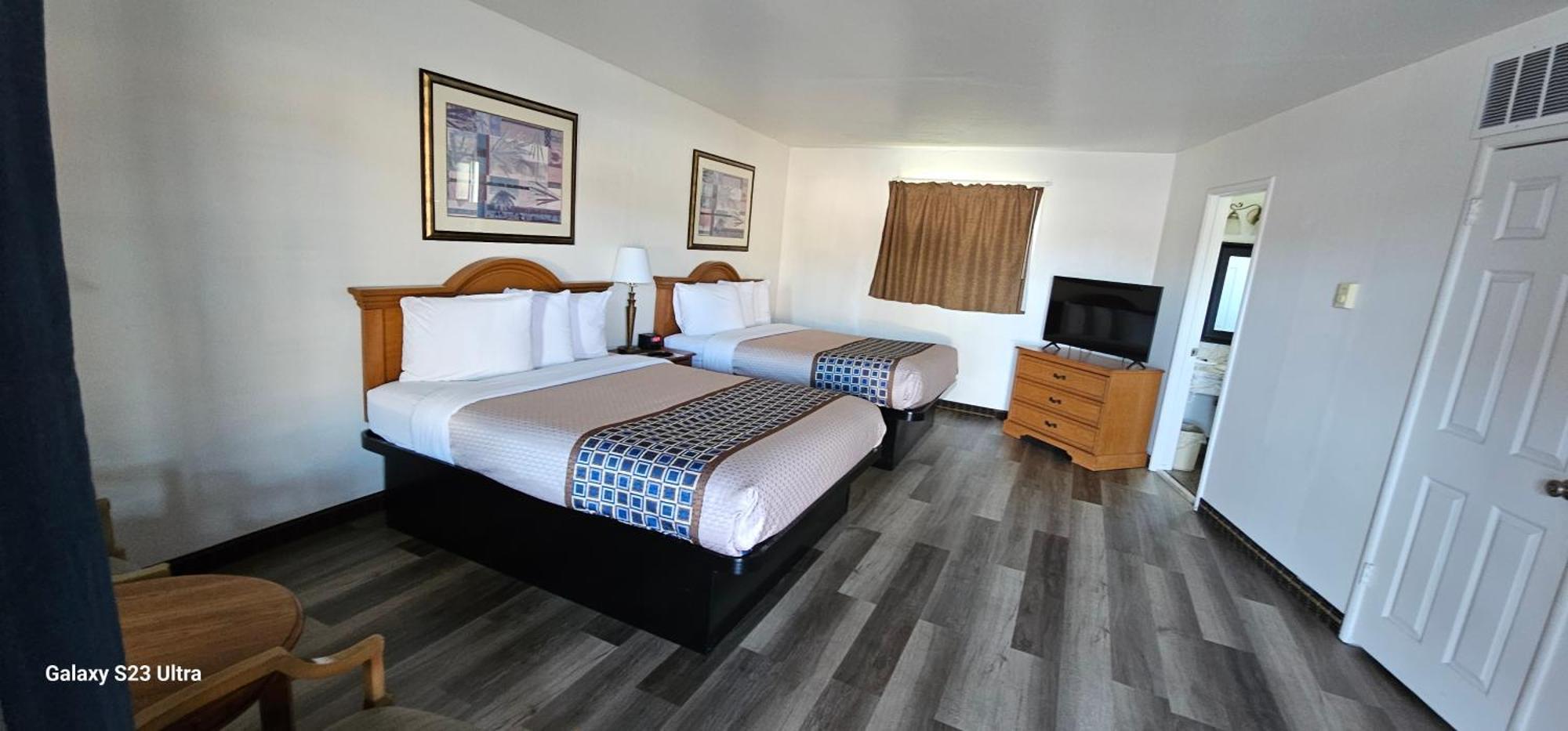 Queen Room with Two Queen Beds,1617464747:JPEG