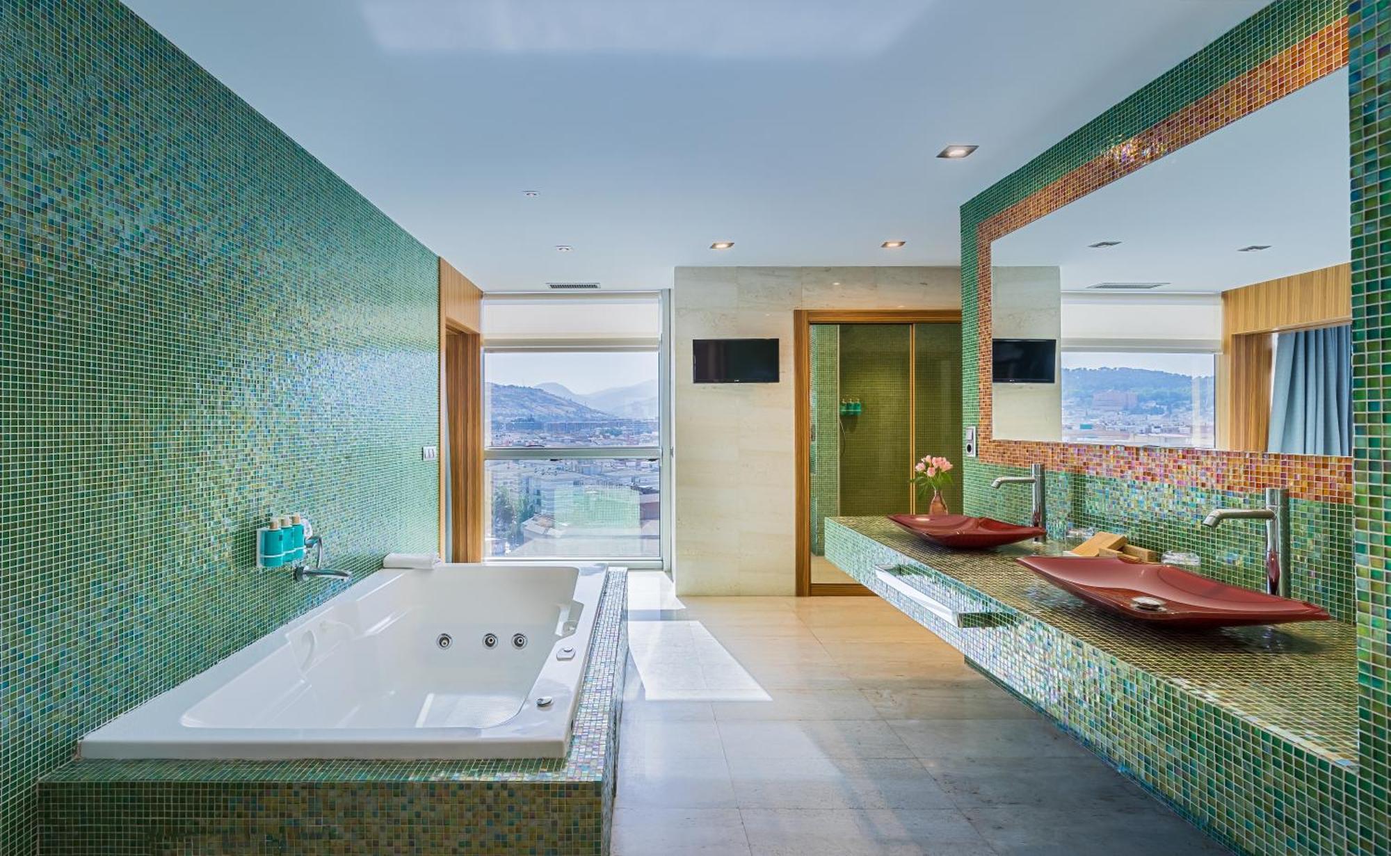 Suite with City View,1613411967:JPEG