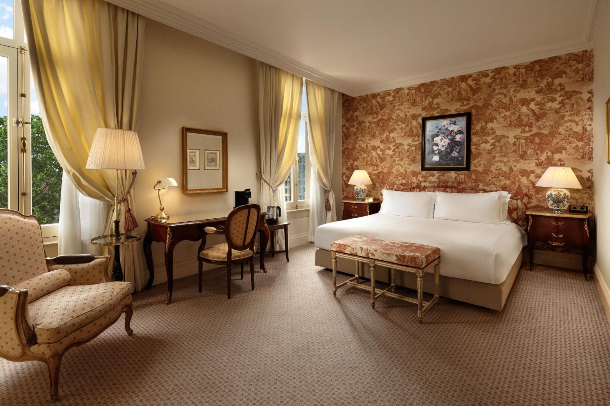 Premium King Room City View