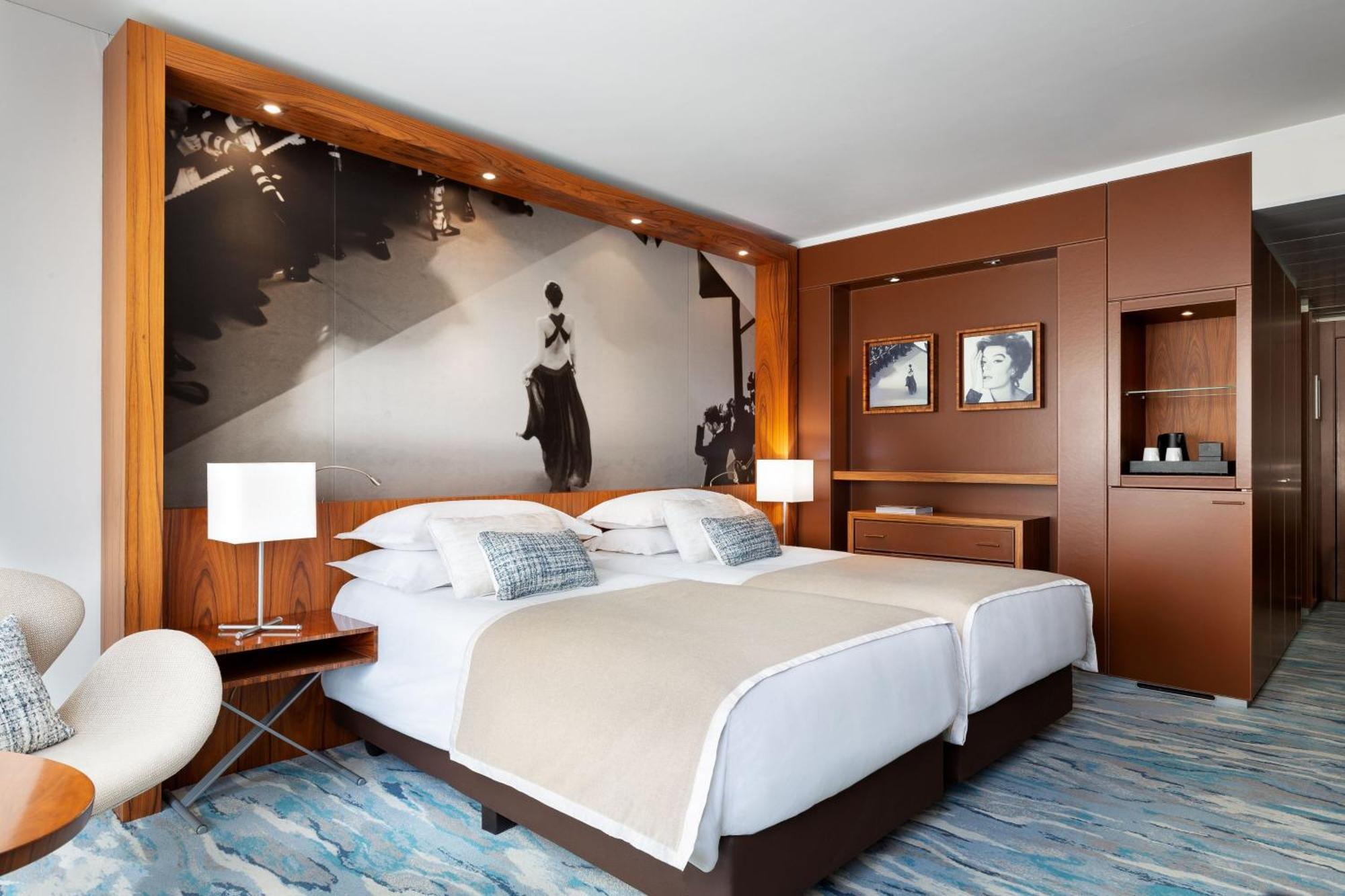 Deluxe Twin Room City View