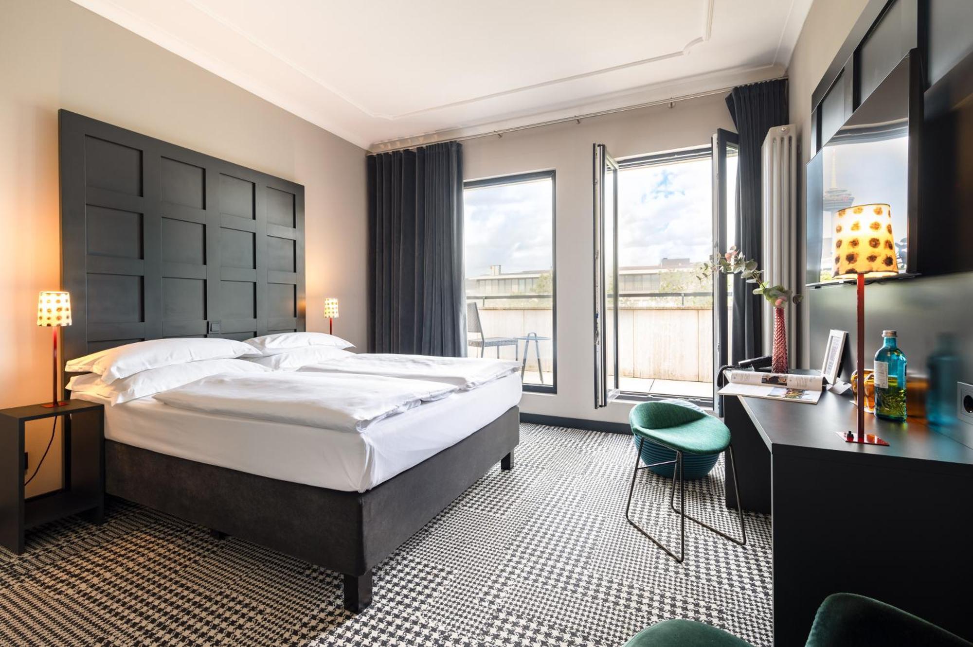 Medium Double Room