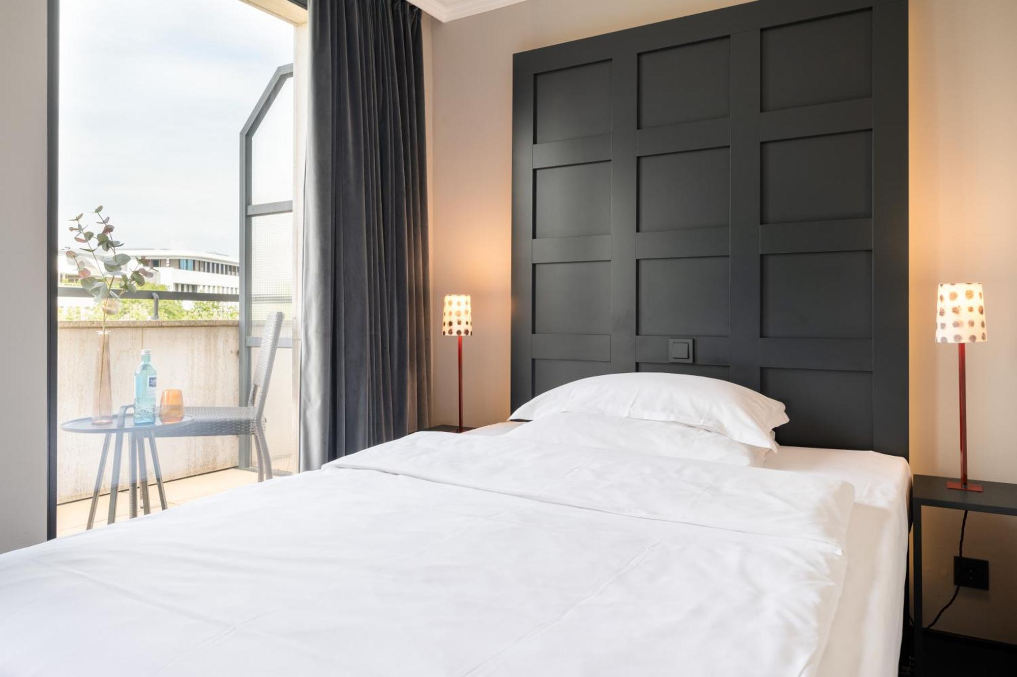 Medium Single Room