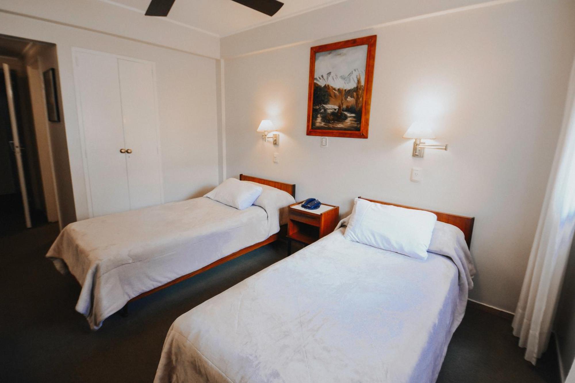 Quarto Standard com Cama de Casal ou 2 de Solteiro