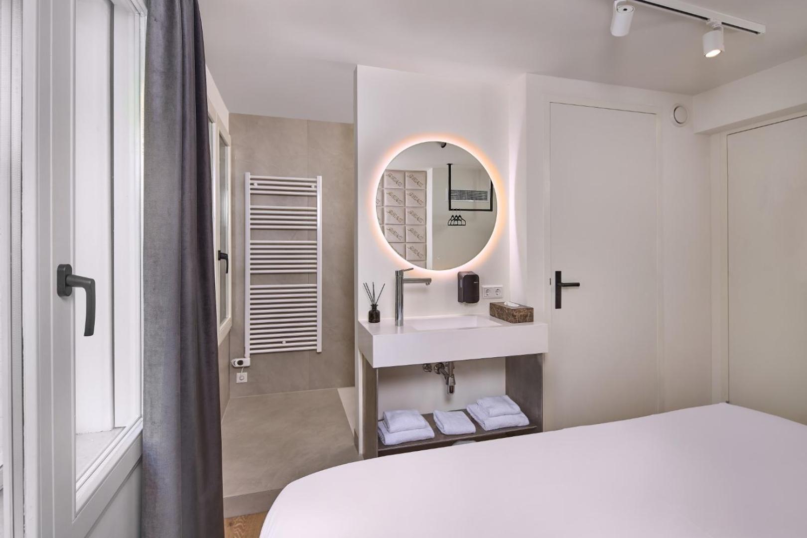 Double Room Private Bathroom