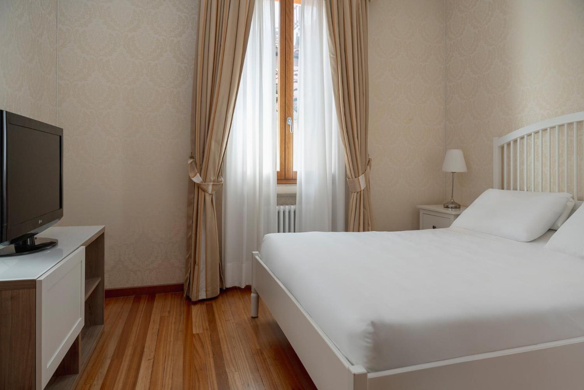 Apartamento de 2 dormitorios con vistas al canal - Anexo