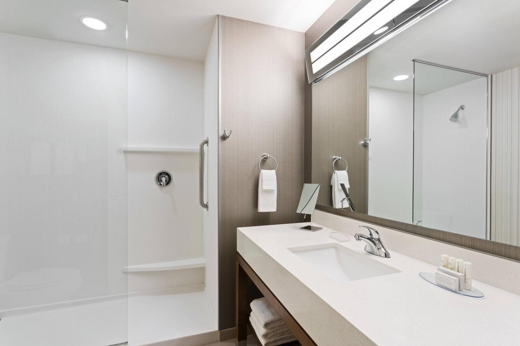 King Suite,1632272427:JPEG