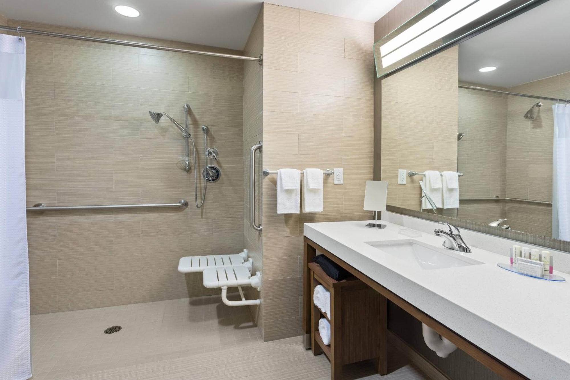 Queen Room with Two Queen Beds - Hearing Accessible,1632272456:JPEG