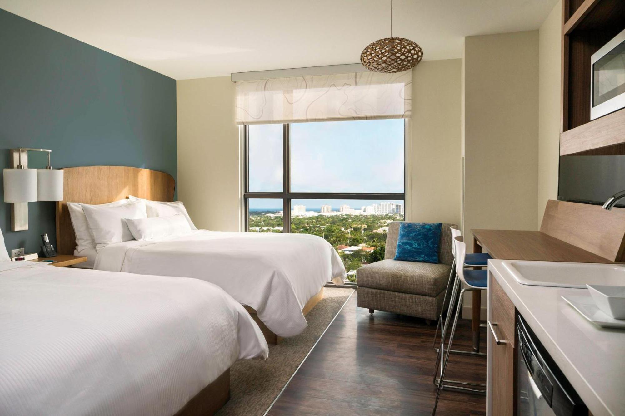 Guest room, 2 Queen, City view