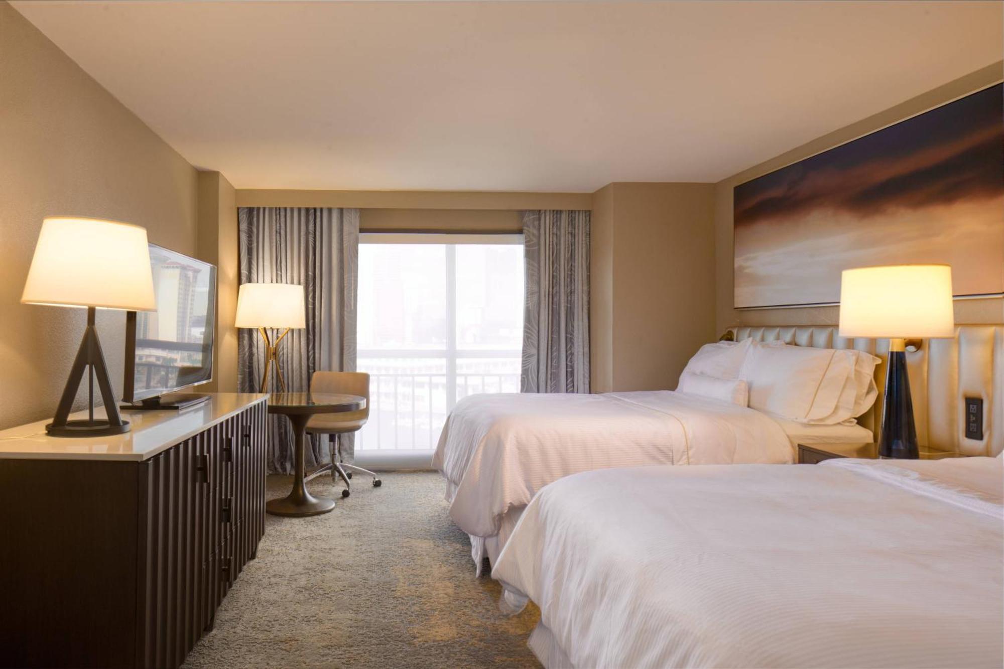 Guest room, 2 Double, City view