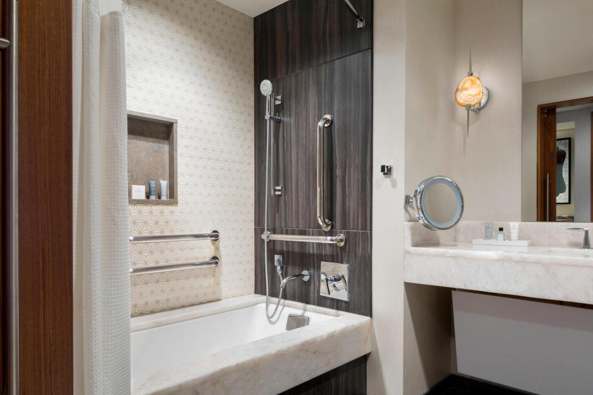 Corner King Room,1669852937:JPEG