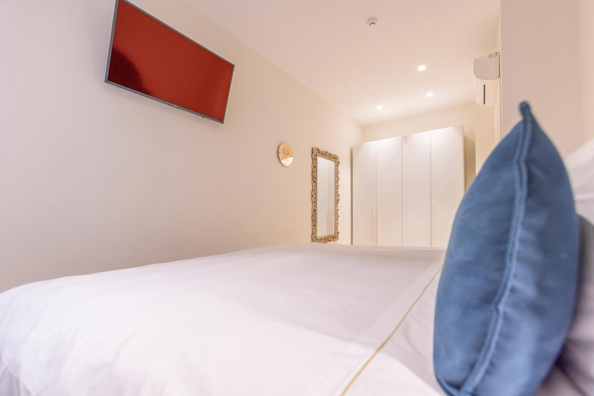 One-Bedroom Apartment 2