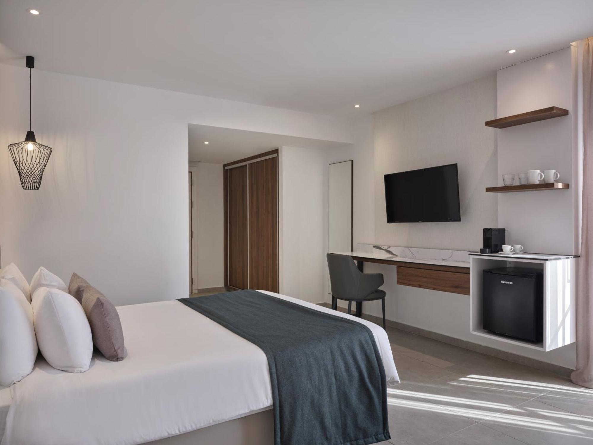 Superior Double Room Inland View,1656302682:JPEG
