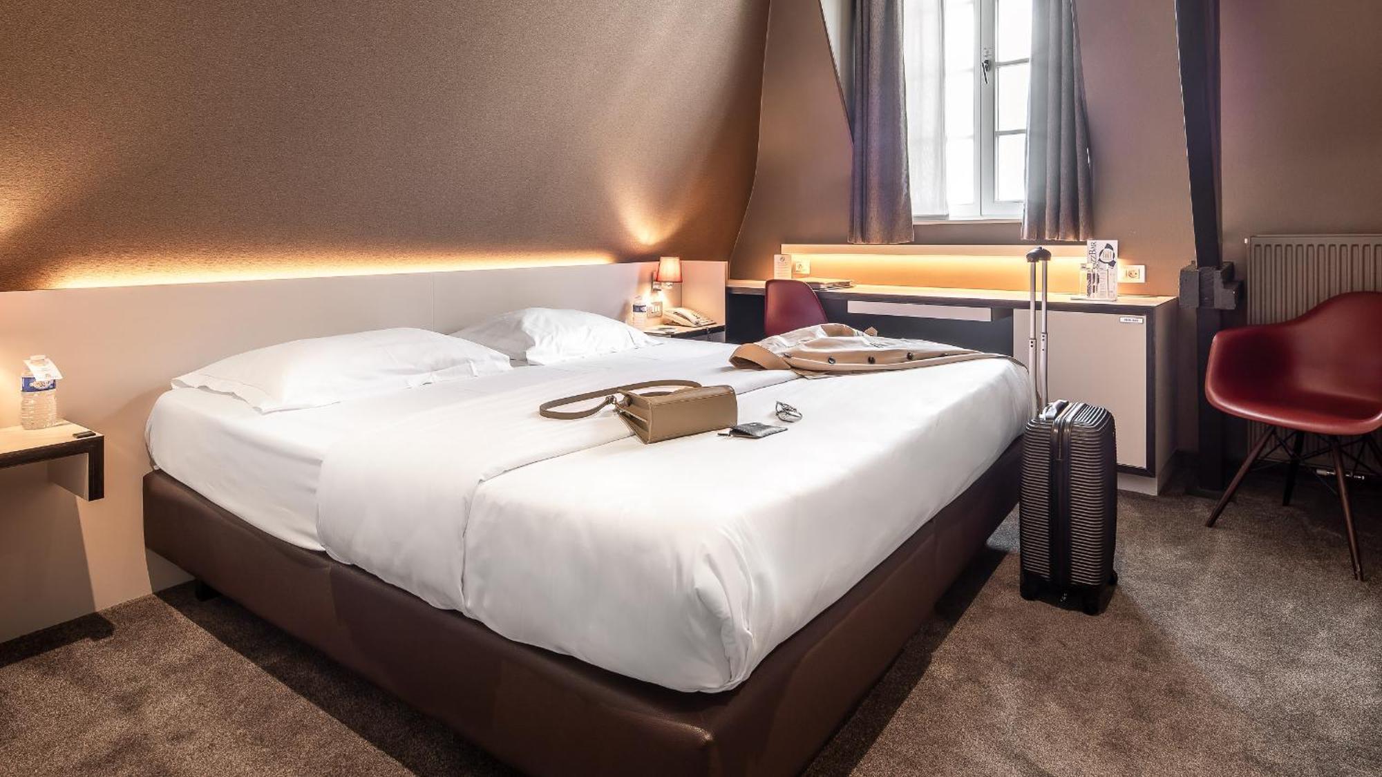 Small Double Room City View