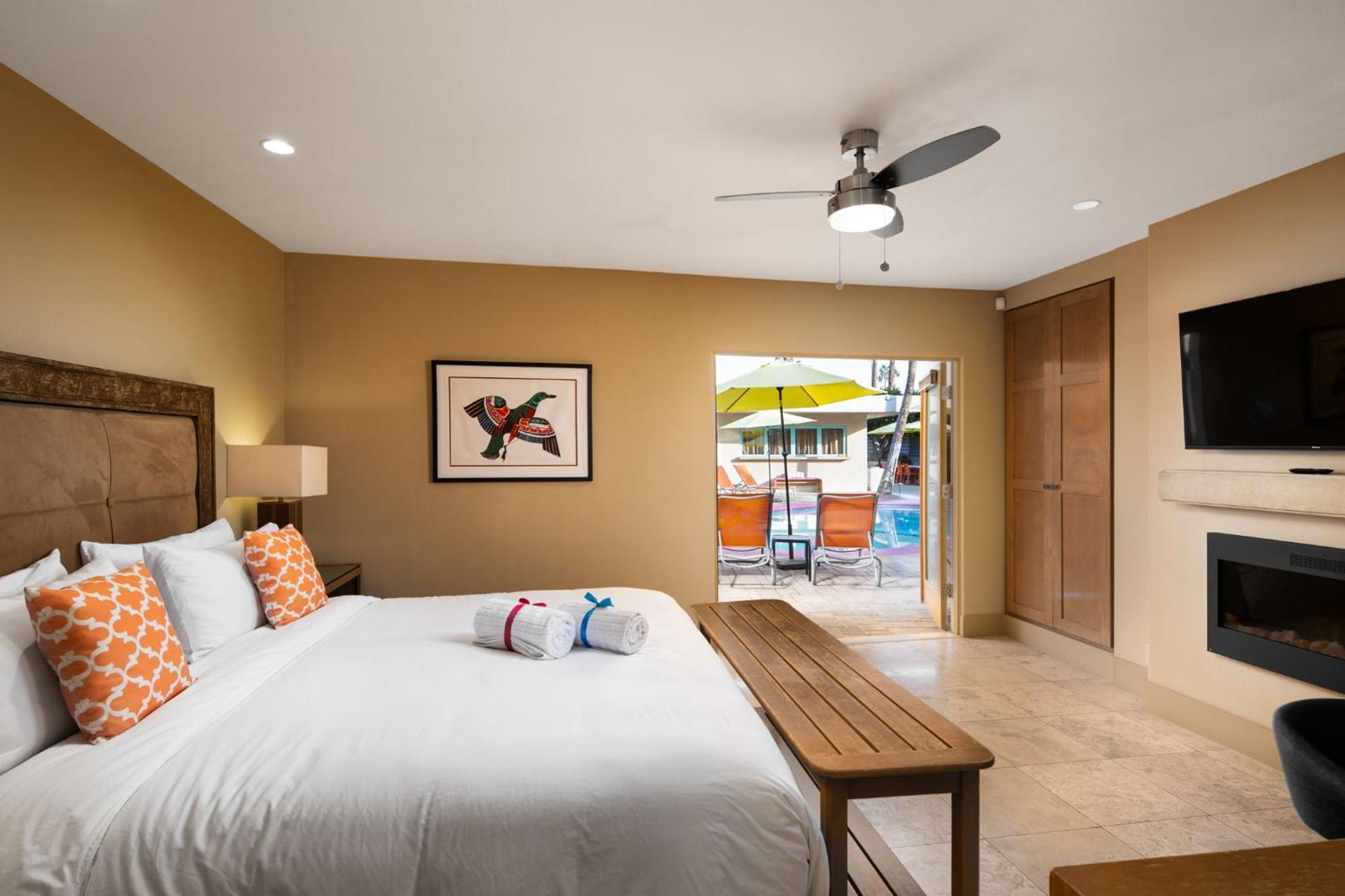 King Suite Pool View
