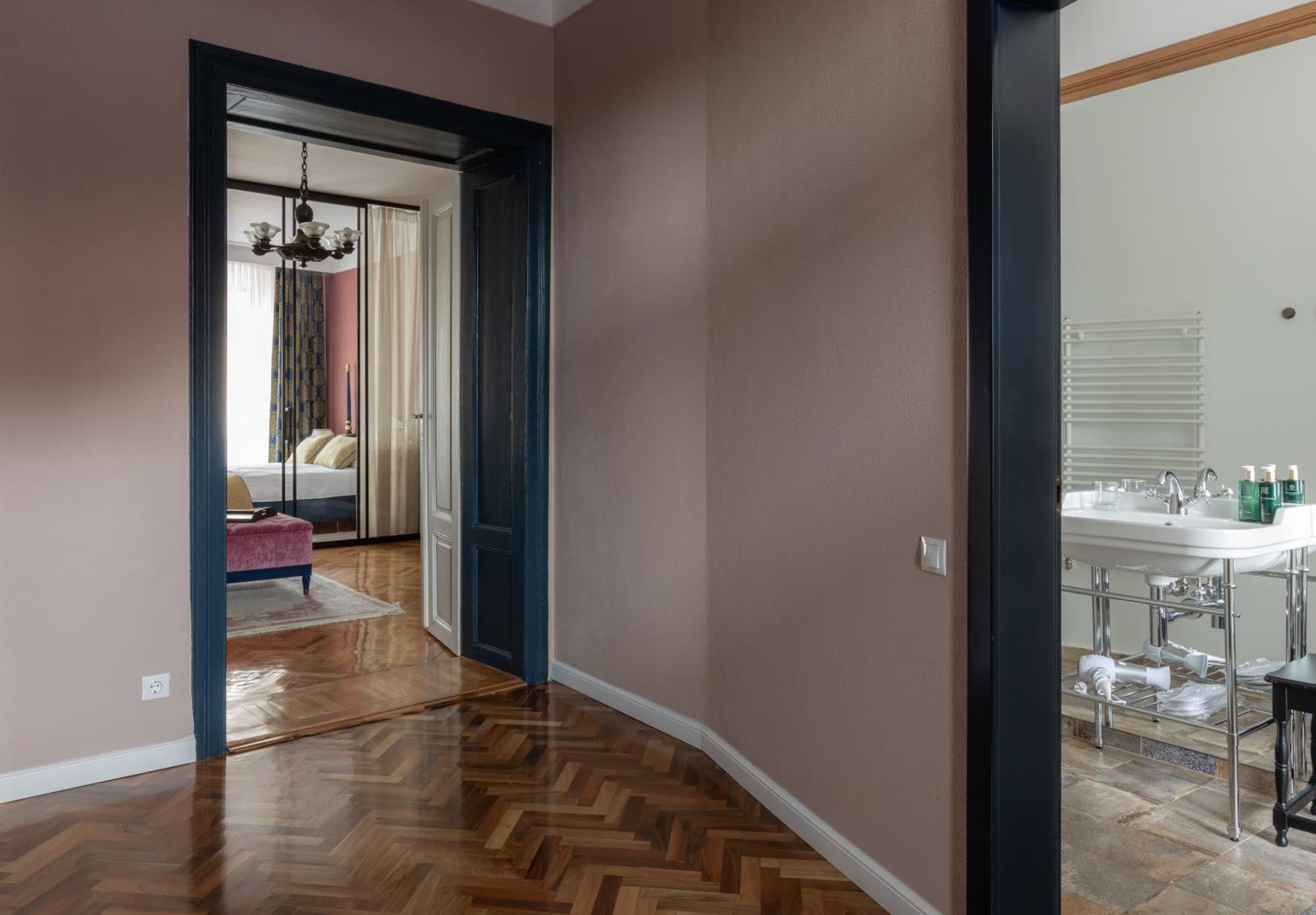 Superior Apartment