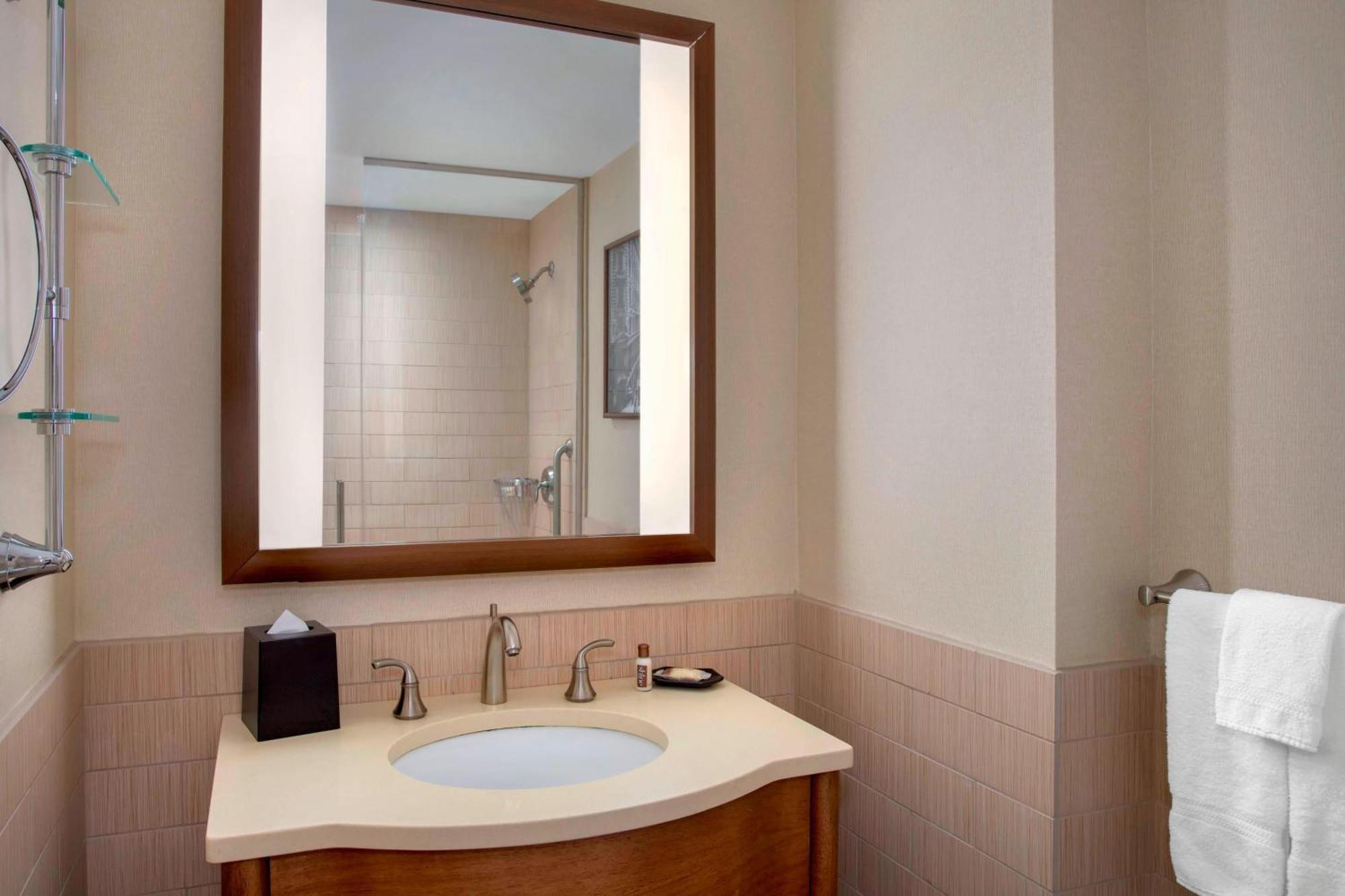 King Room with City View,1643152278:JPEG