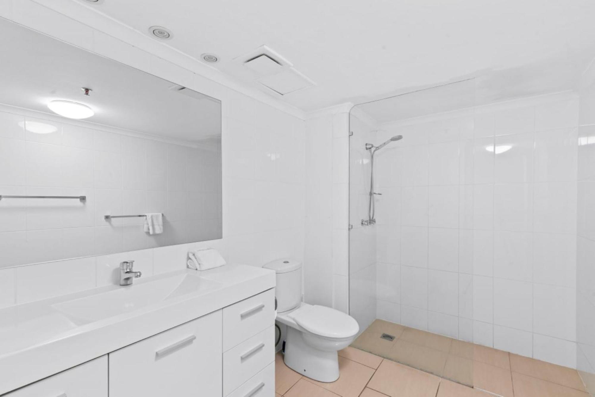 2 Bedroom Mid Ocean View