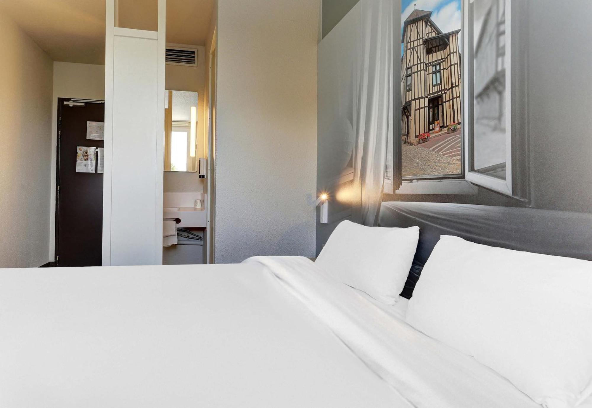Double Room,744584200:JPEG