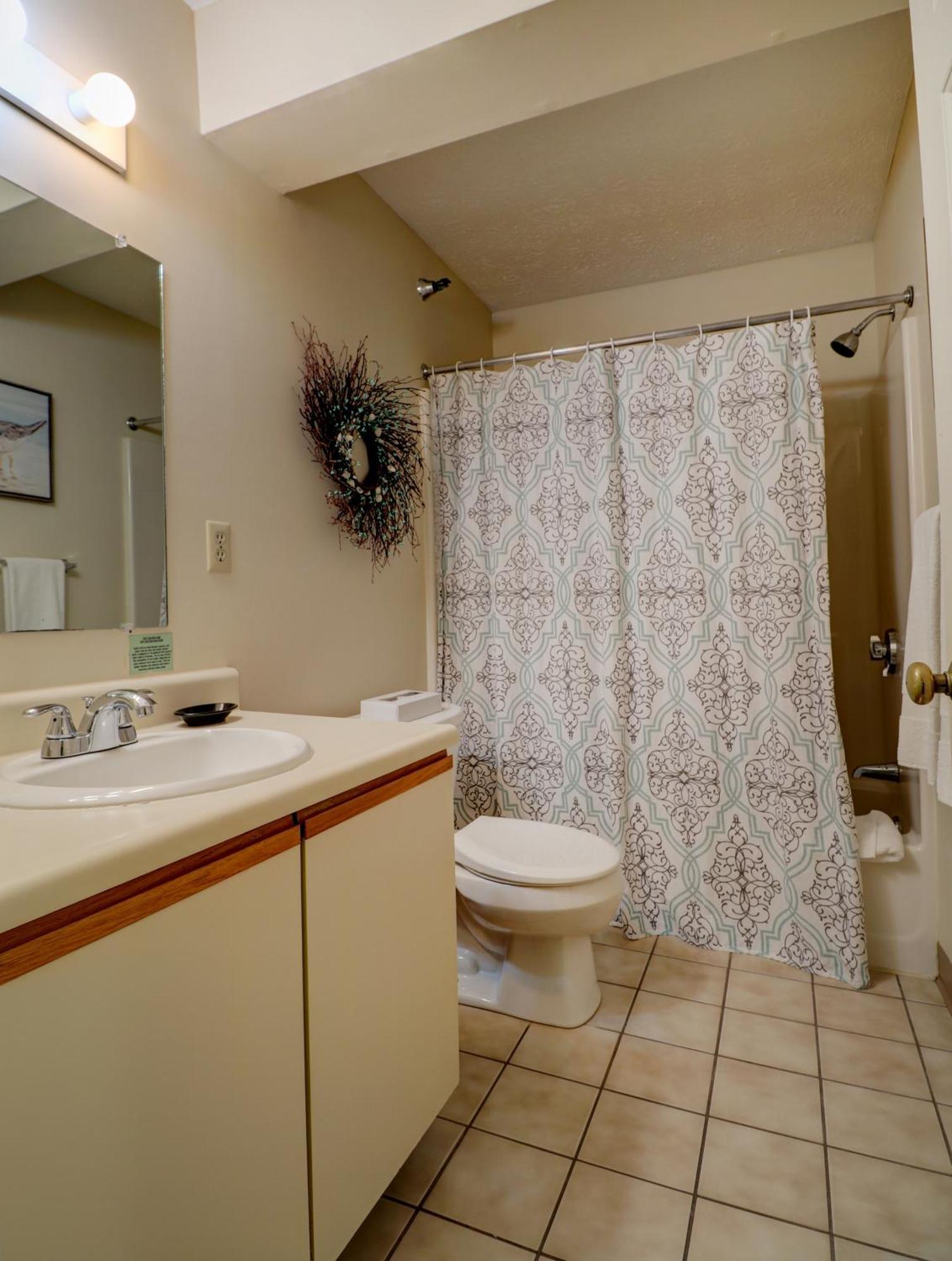2-Bedroom Suite / King bed