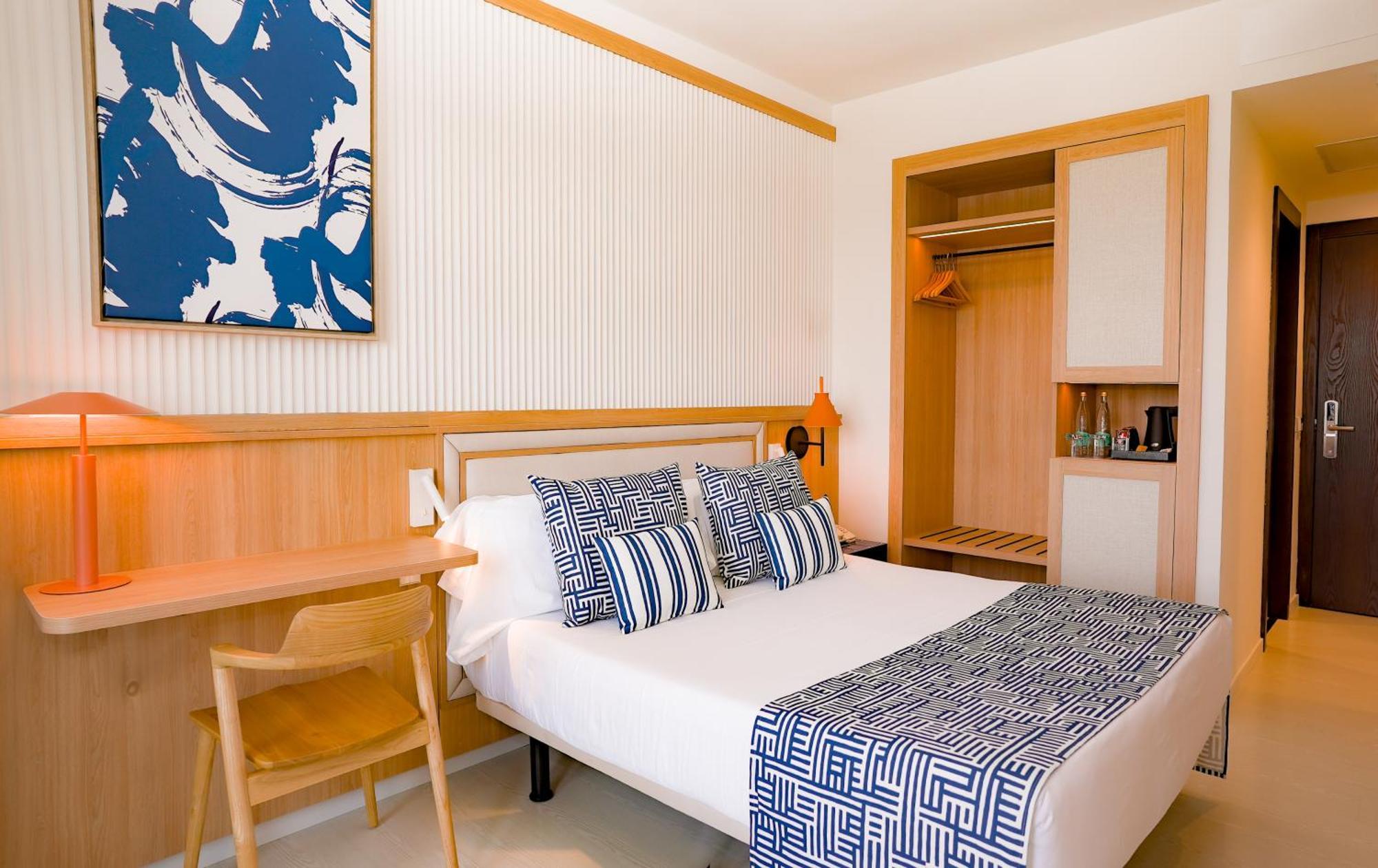 Double or Twin Room Balcony