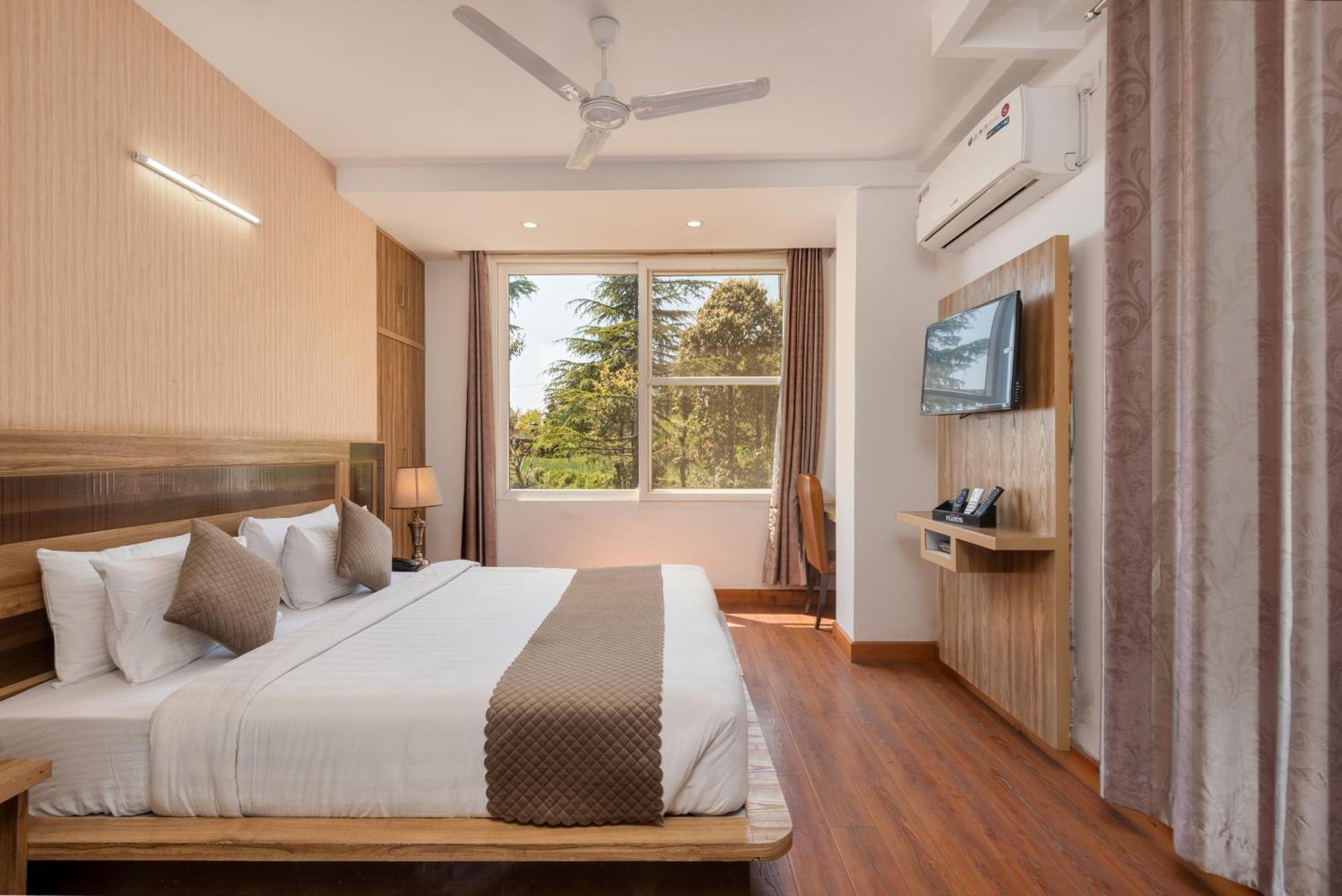 King Room with Balcony