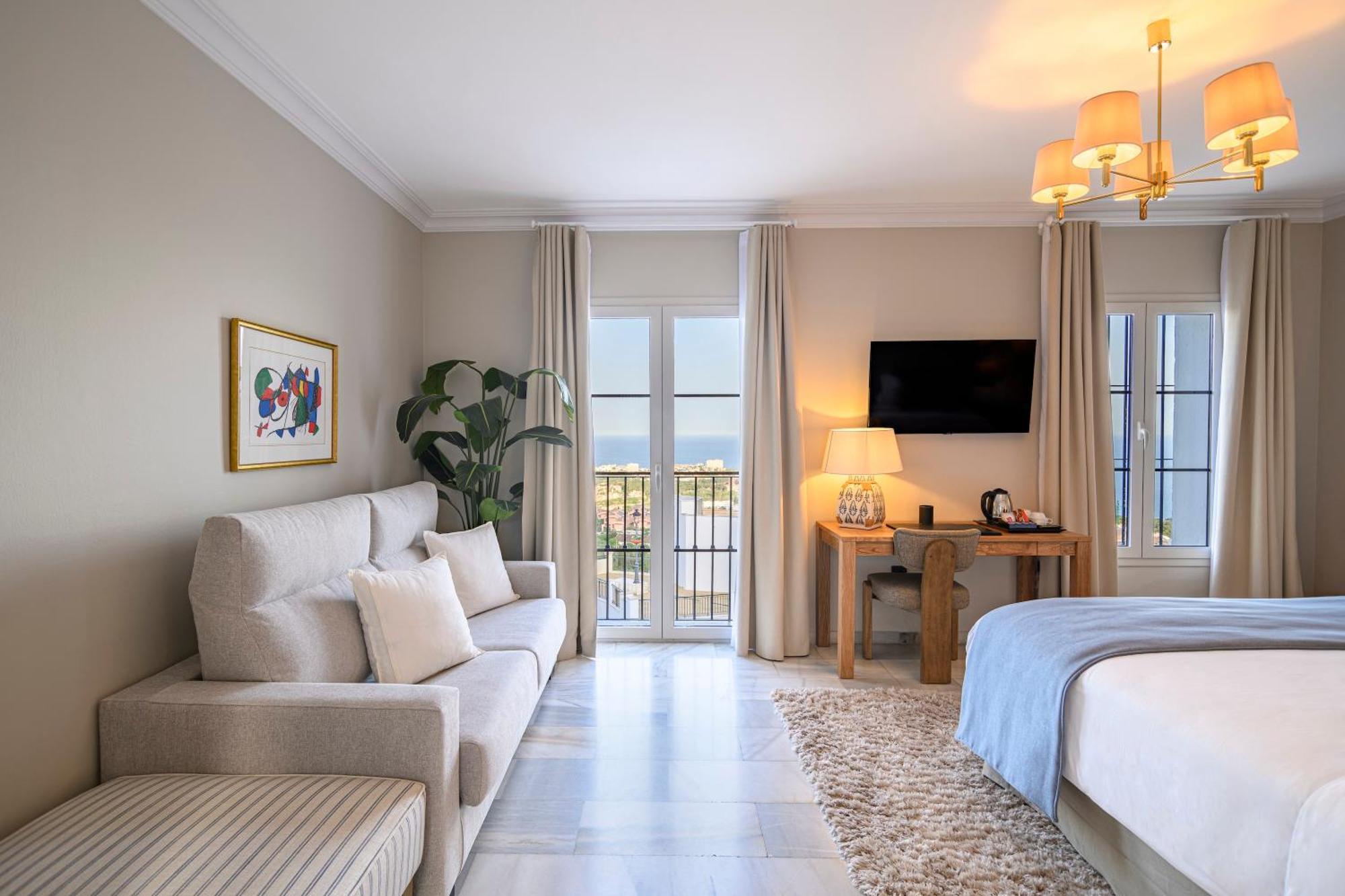 Double or Twin Room Sea View