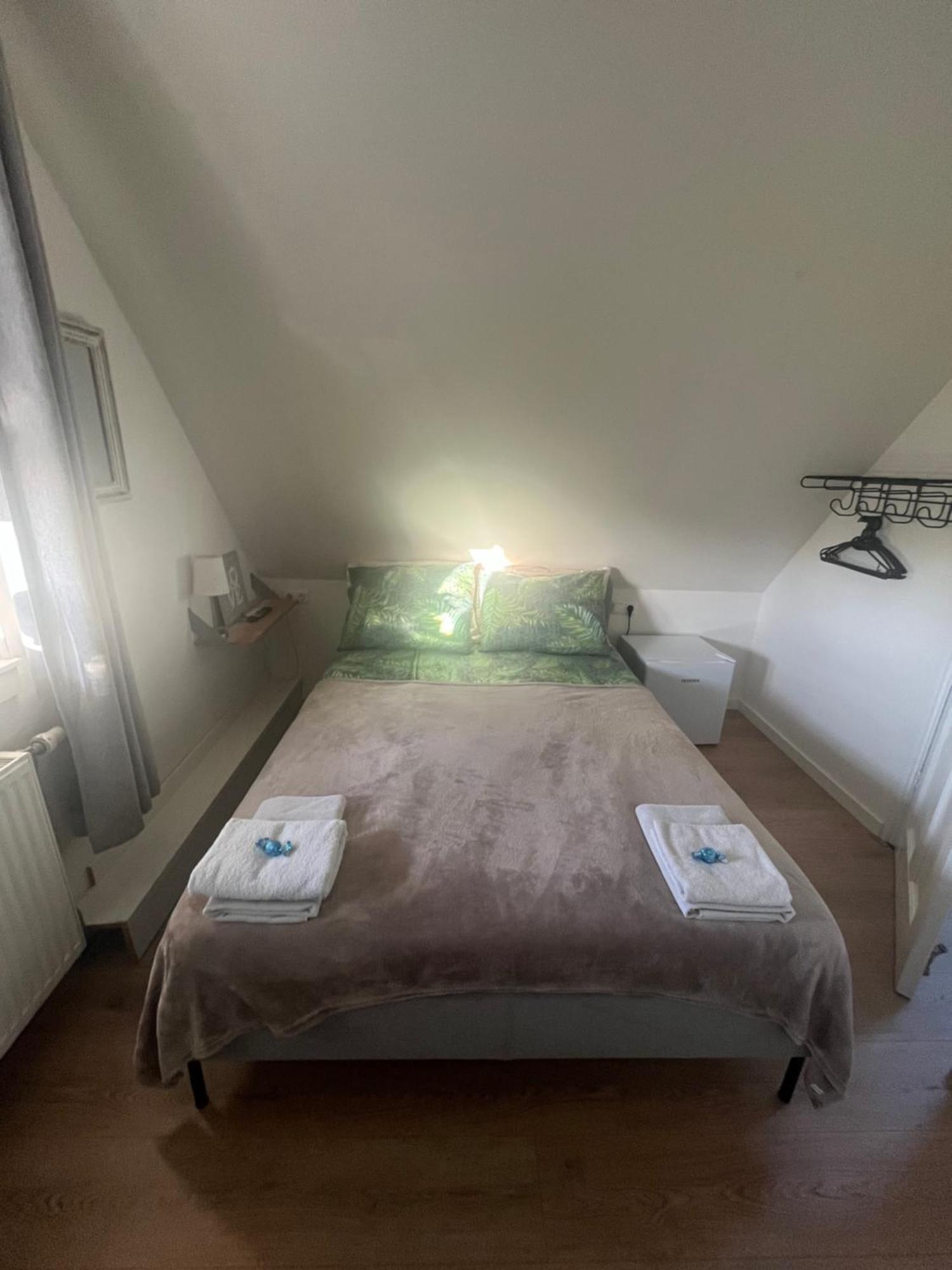 Double Room Private Bathroom