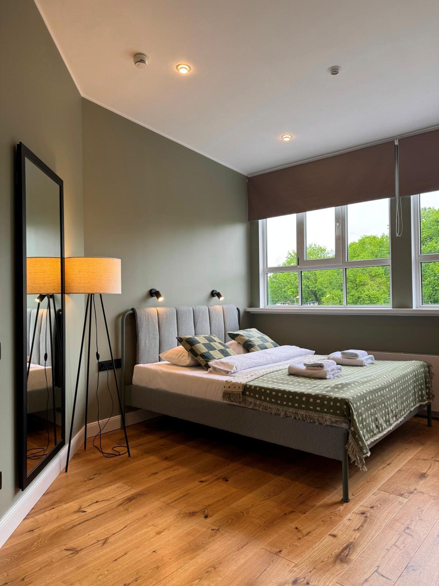 Deluxe Queen Room