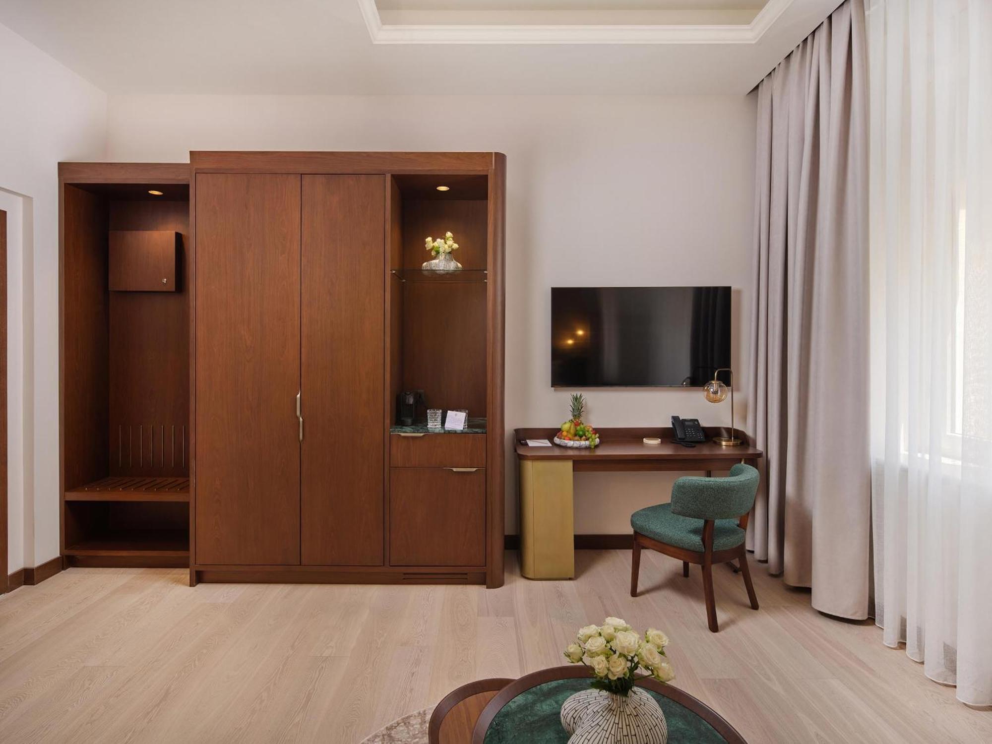 Deluxe Doppel-/Zweibettzimmer mit Balkon