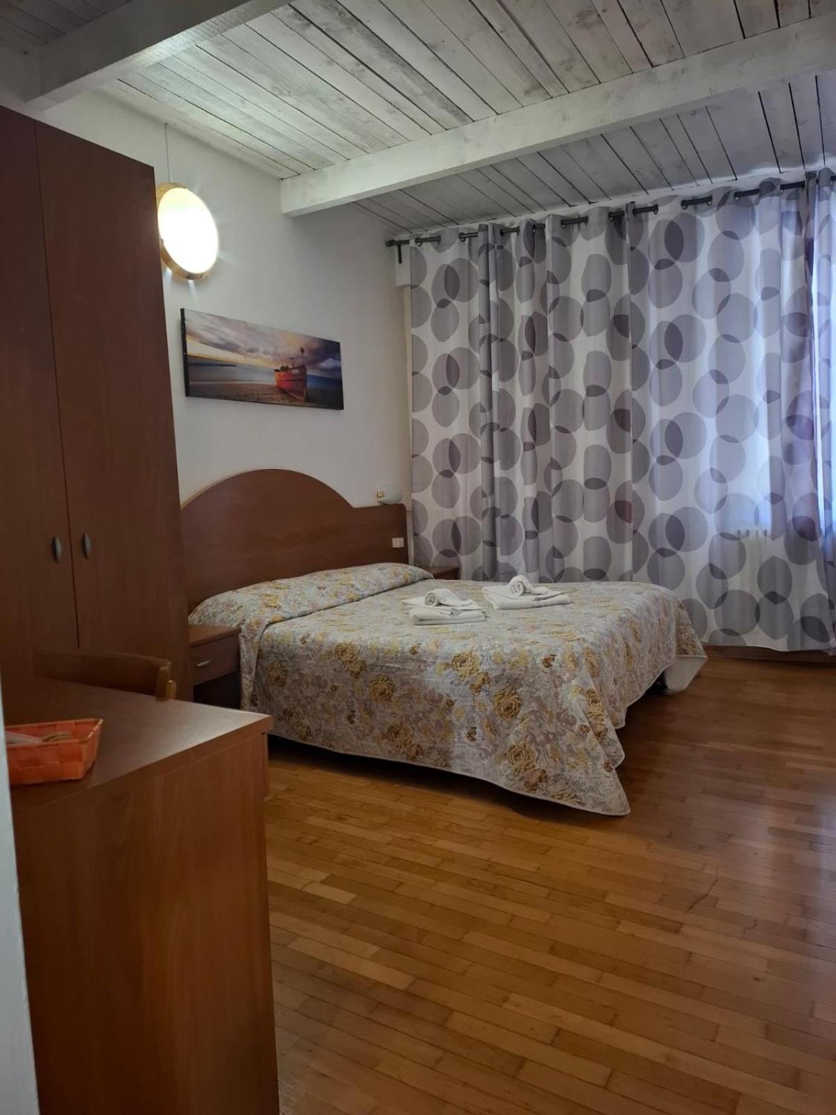 Large Double Room Private Bathroom