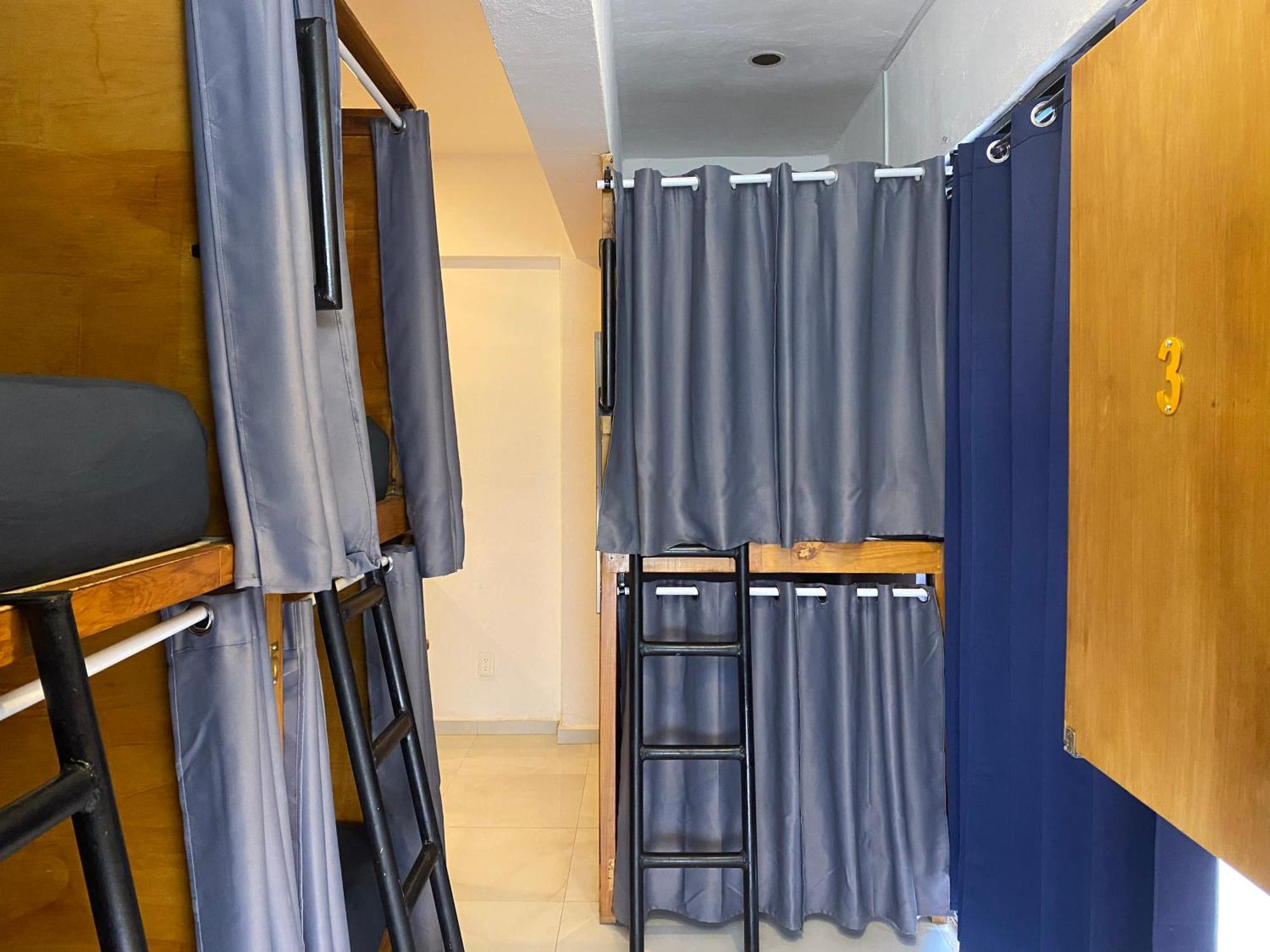 Bed 8-Bed Female Dormitory Room