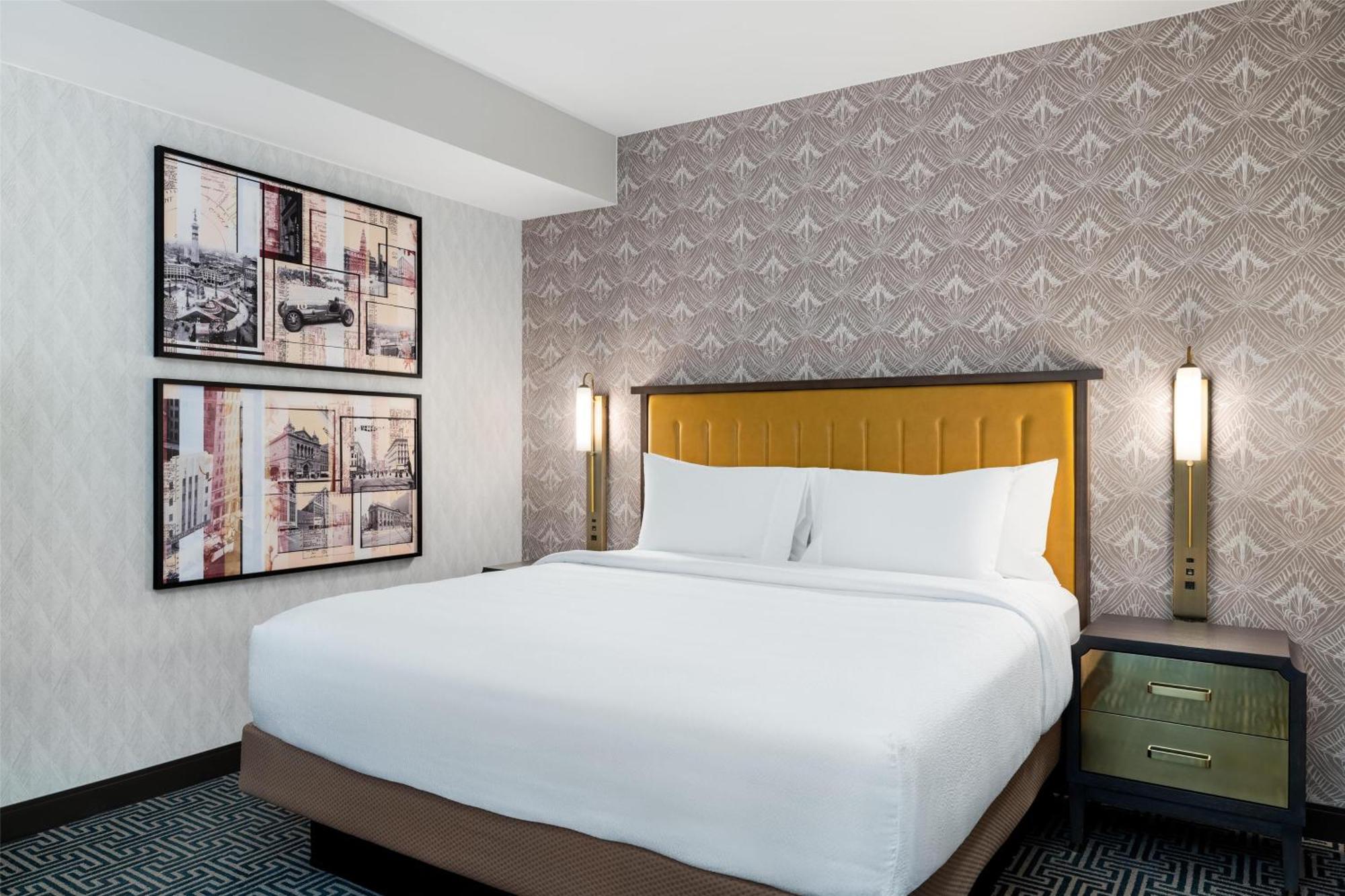 Deluxe King Suite