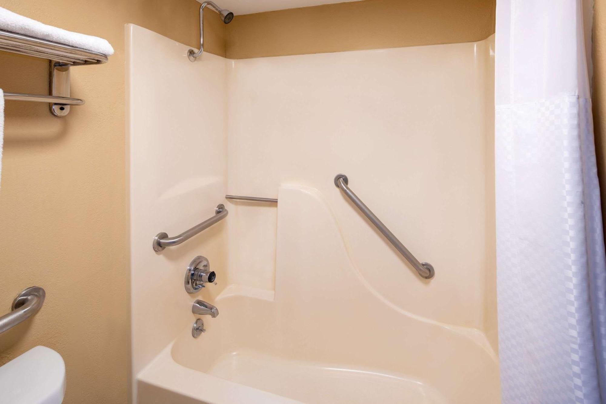 King Room - Disability Access/Non-Smoking