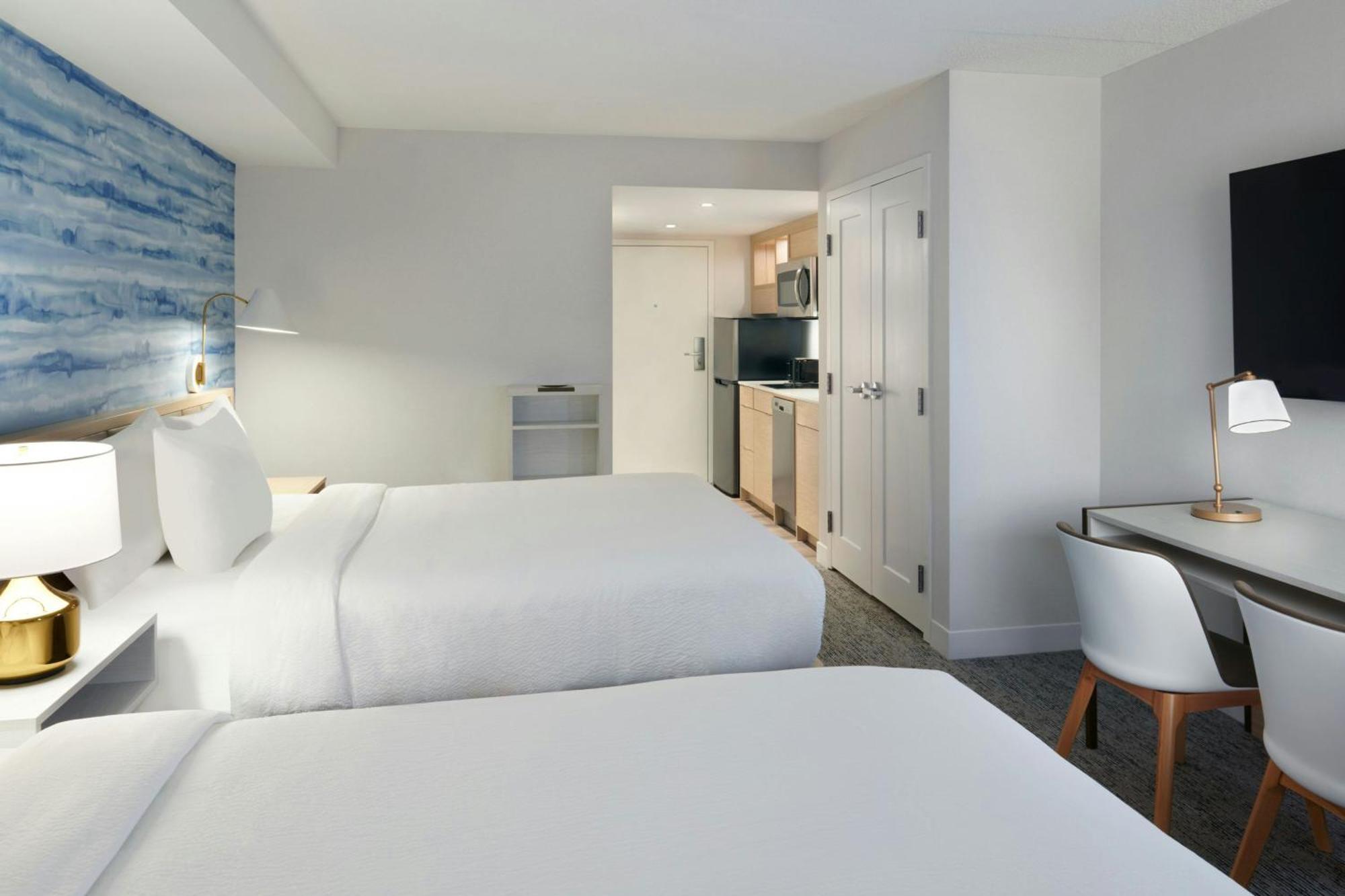 Queen Studio with City View,1706805133:JPEG