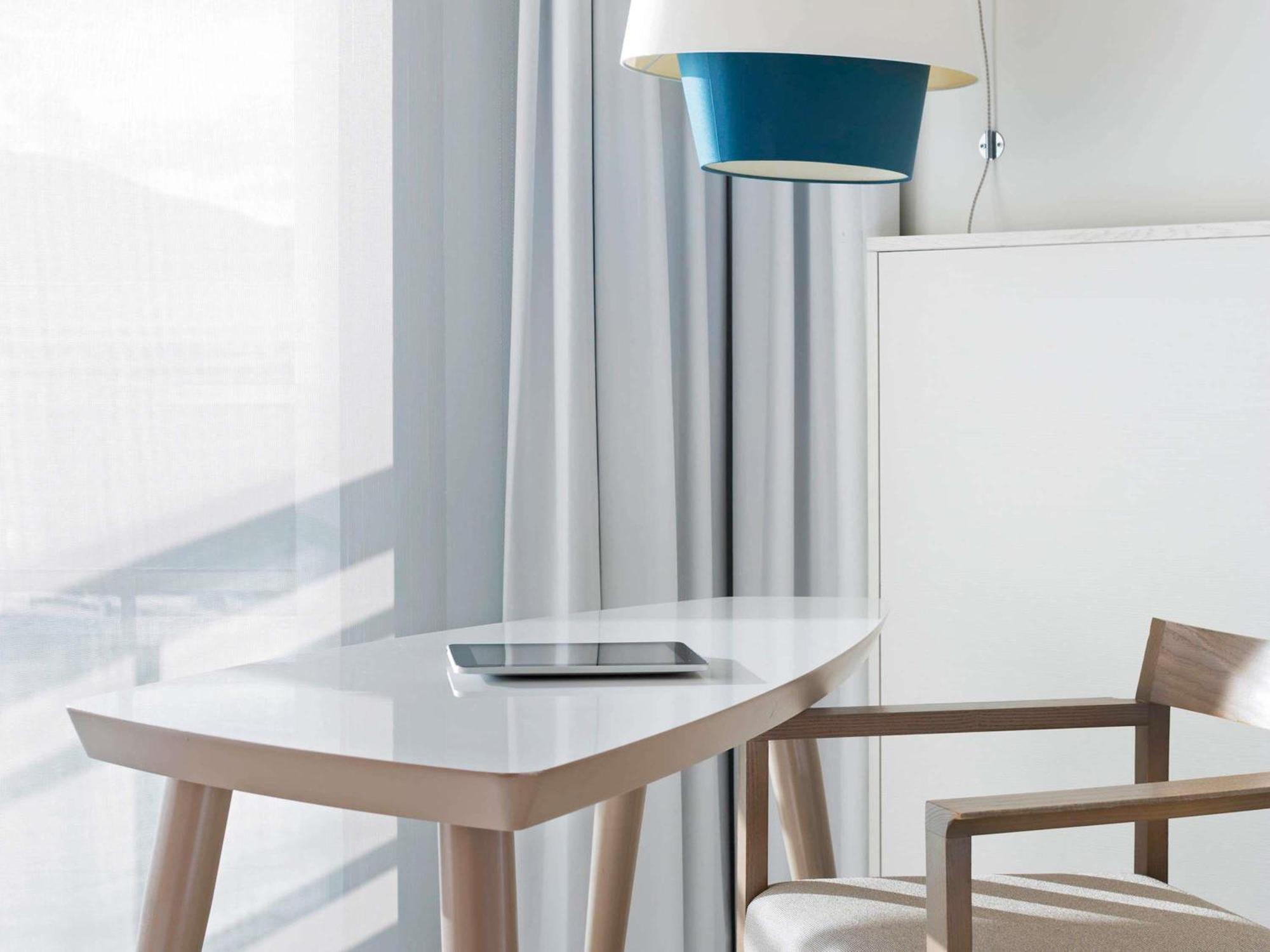 Deluxe Kamer met Terras en Uitzicht op Zee