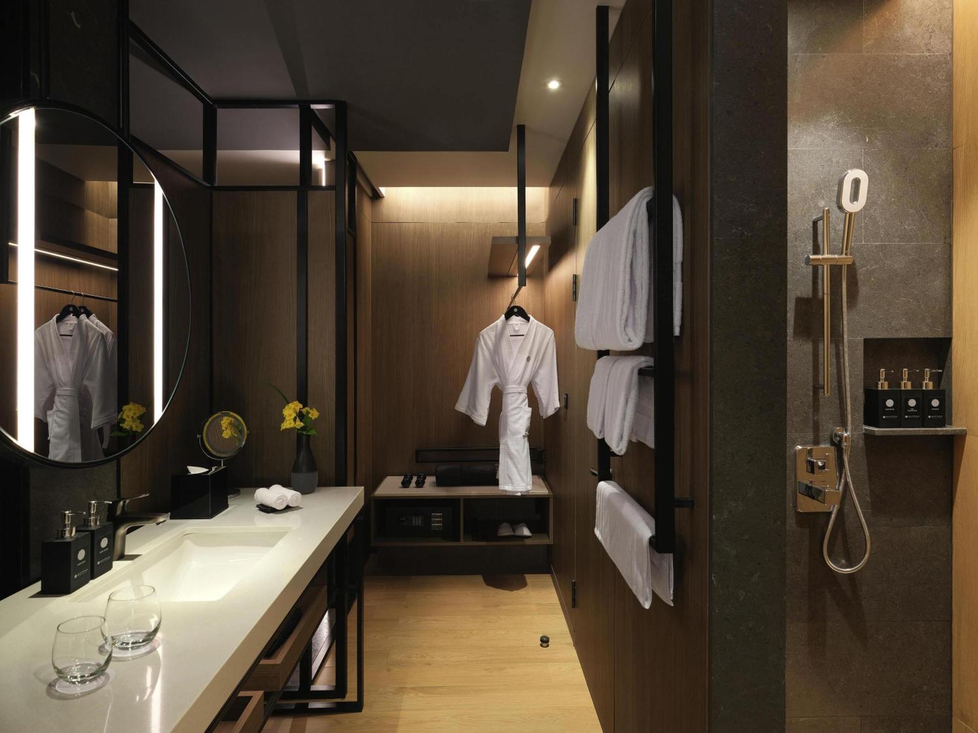 Deluxe Twin Room with City View