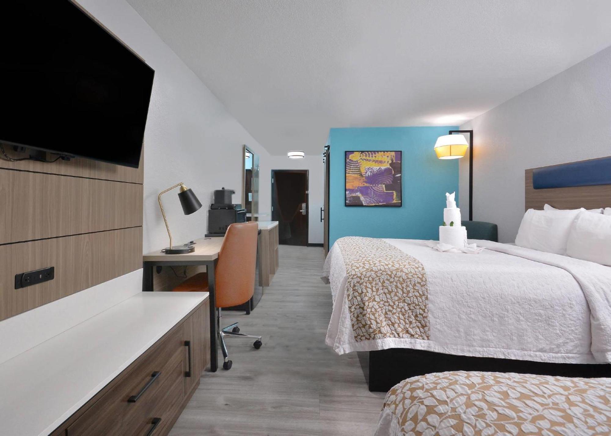 Queen Room with Two Queen Beds - Accessible/Non-Smoking,1722936687:JPEG