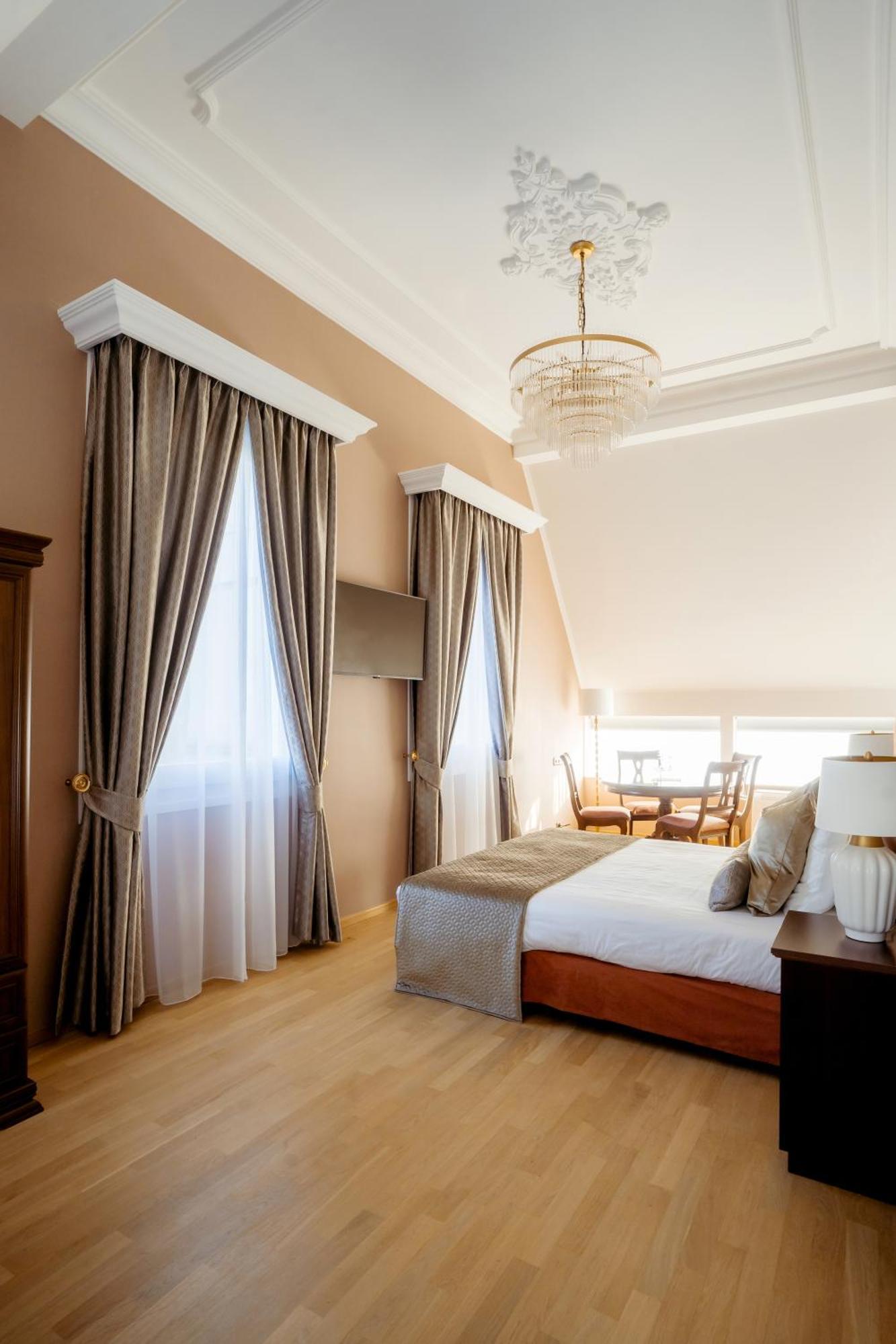 Luxe Tweepersoonskamer met 2 Aparte Bedden