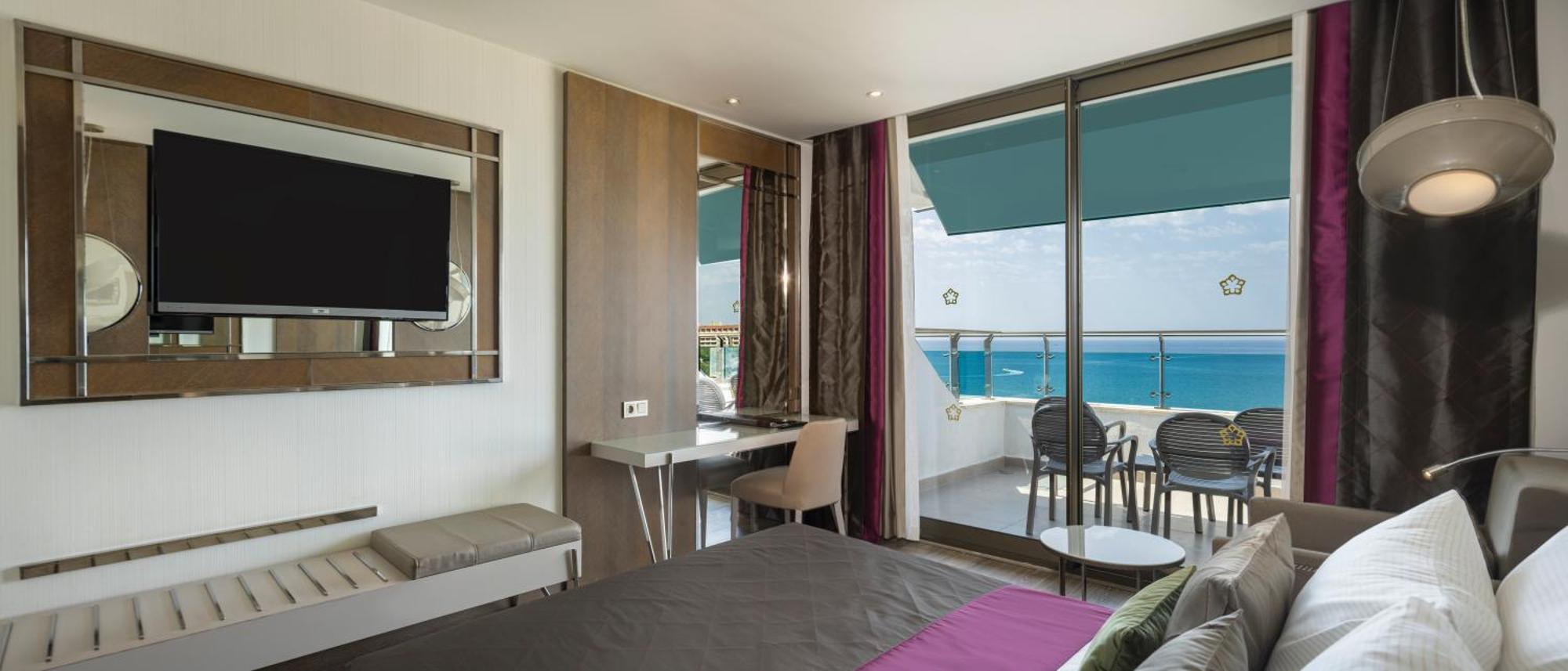 Family Room with Sea View,1742761848:JPEG