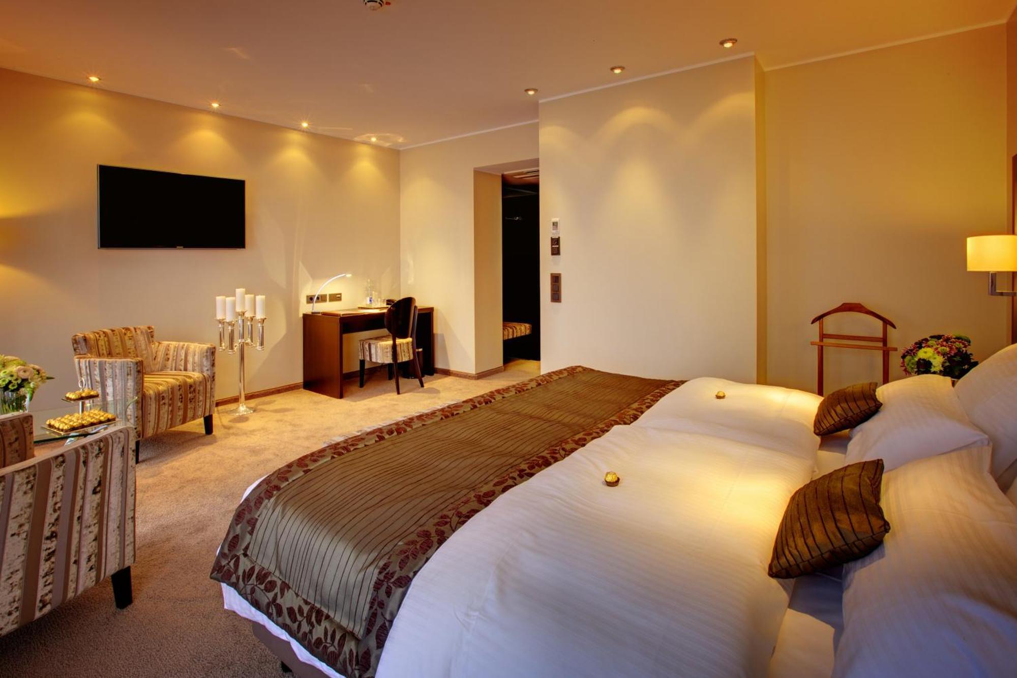 Deluxe Double or Twin Room
