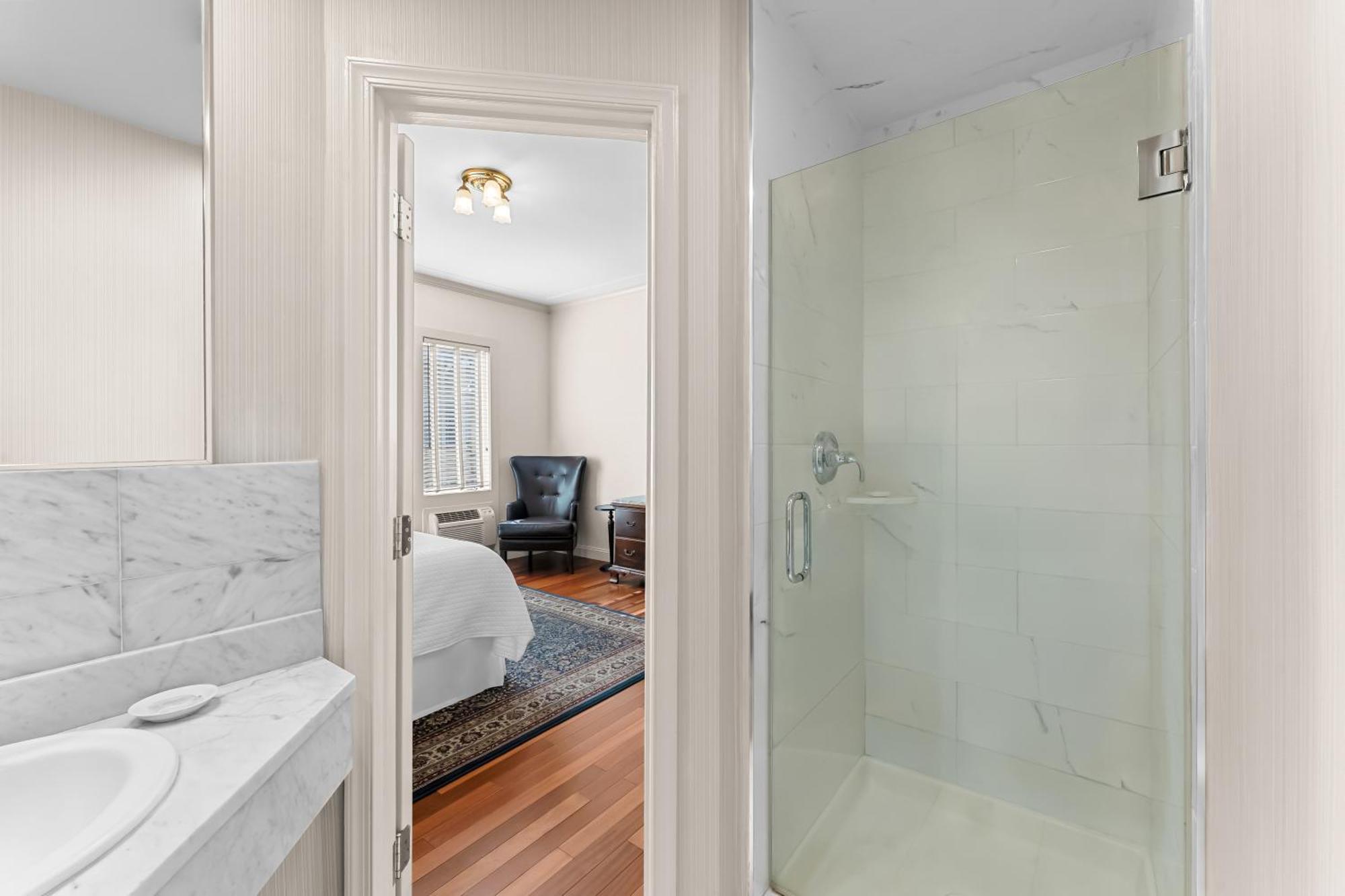 Queen Room with Balcony,1742866510:JPEG