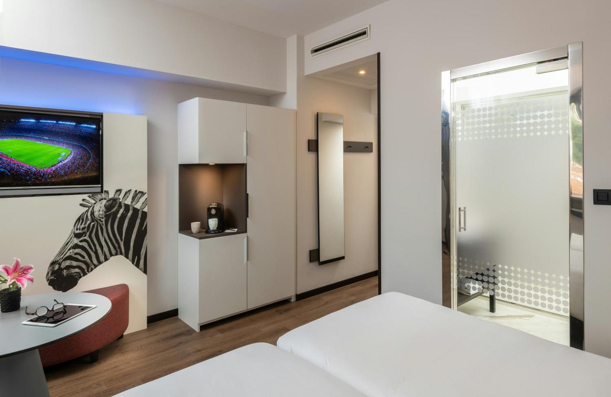 Doppel- oder Zweibettzimmer