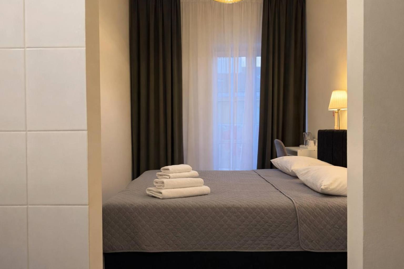 Tweepersoonskamer met Gedeelde Badkamer