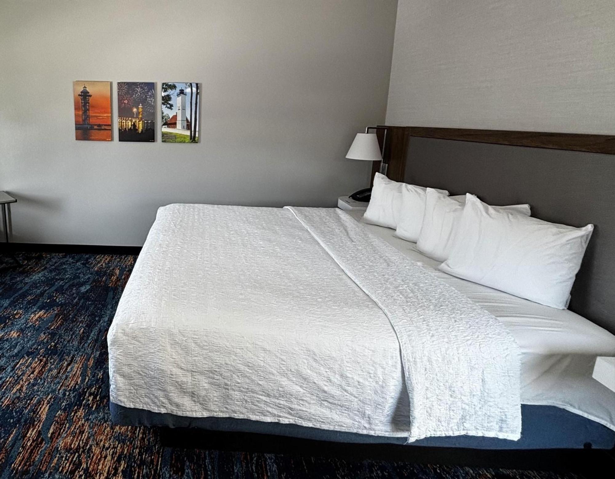 King Room with One King Bed