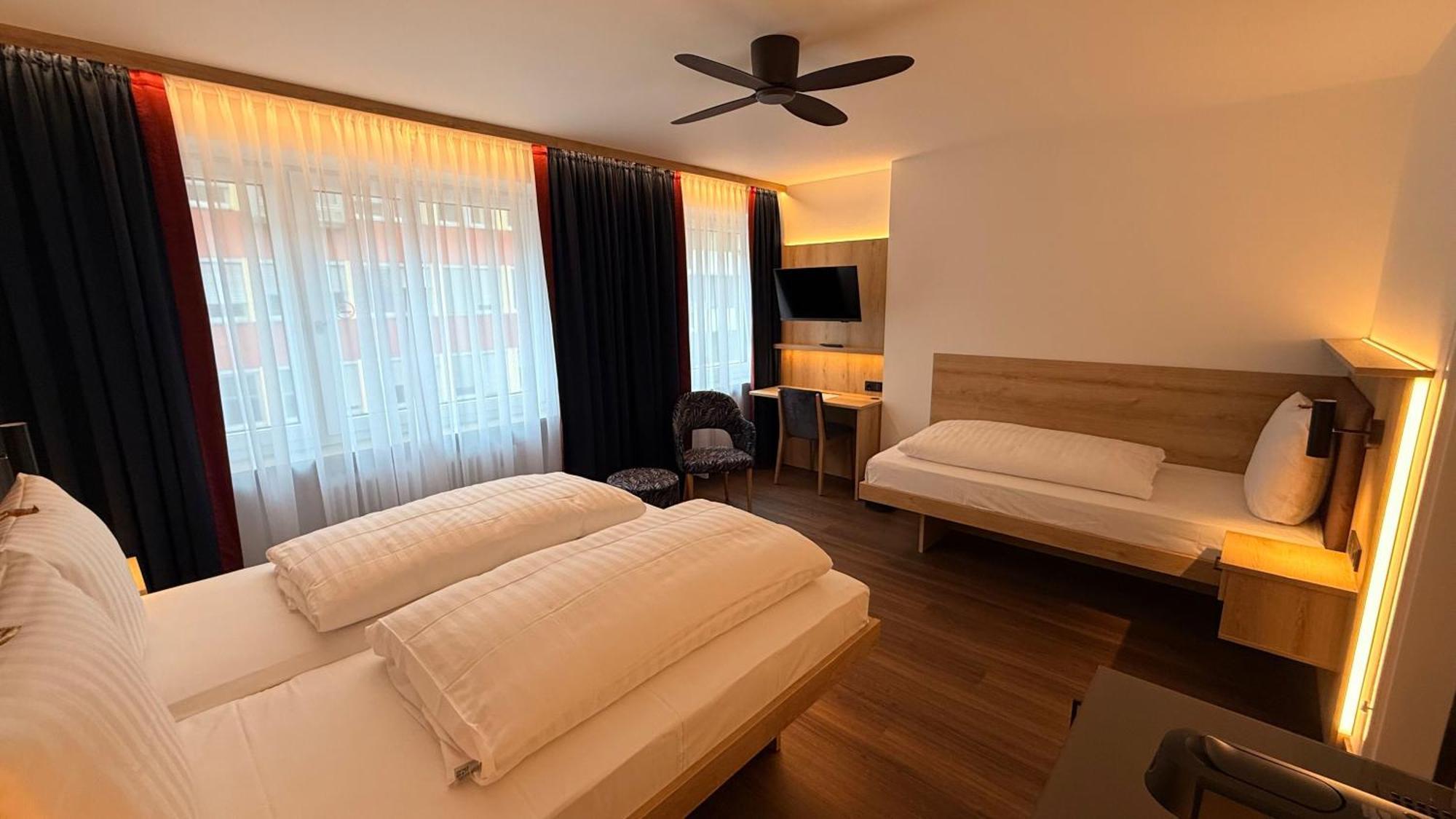 Comfort Triple Room