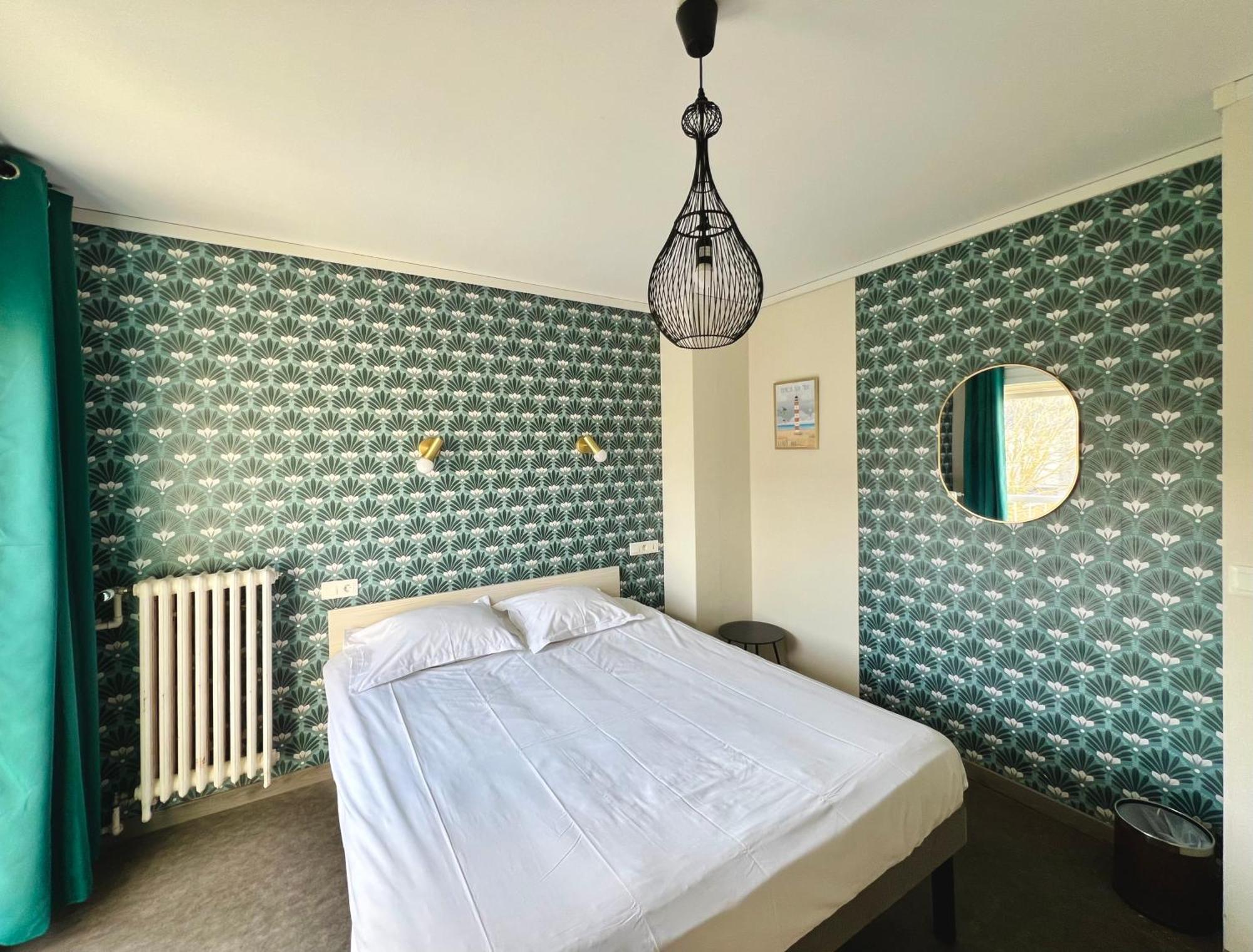 Deluxe Double Room Bath
