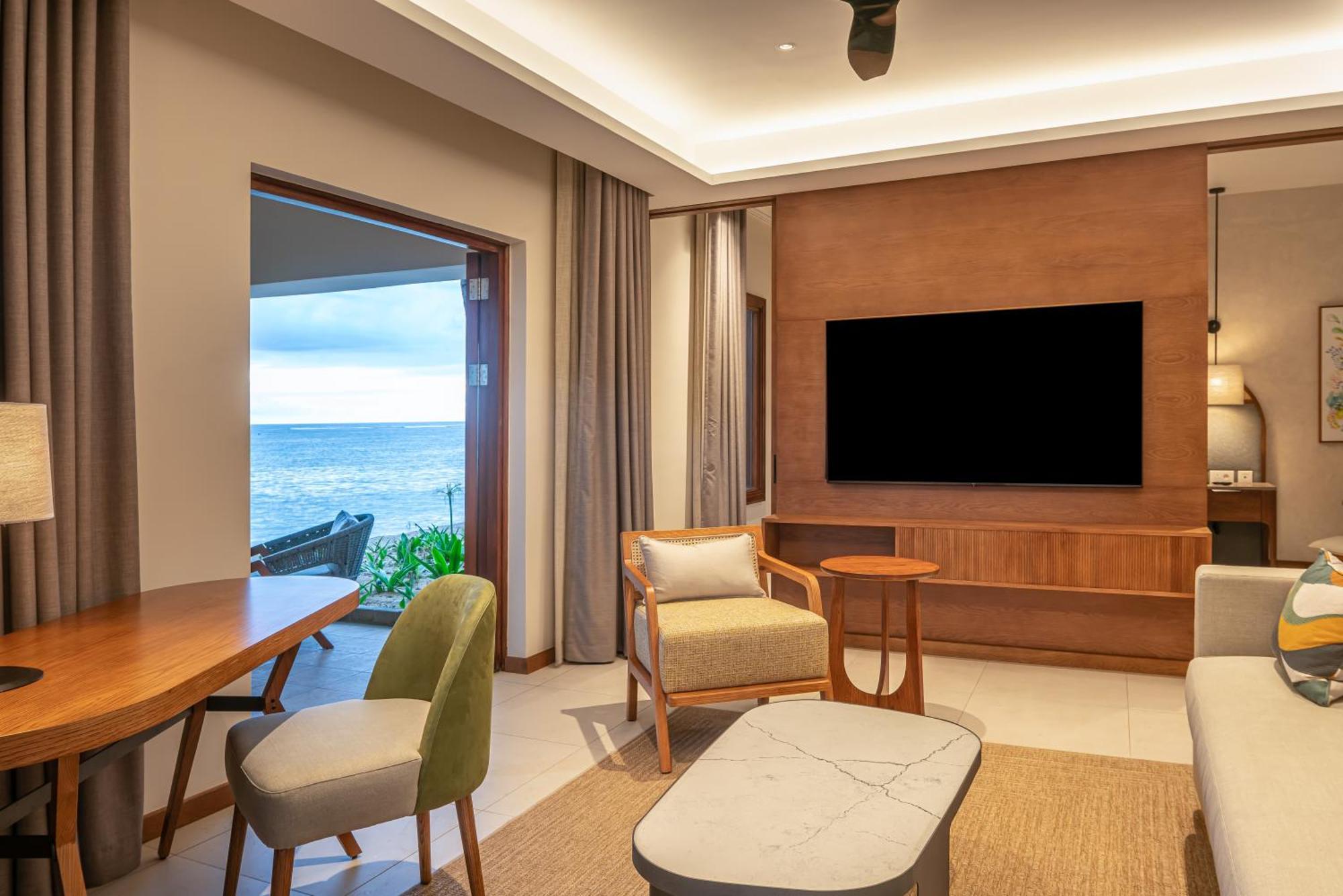 Beachfront Junior Suite